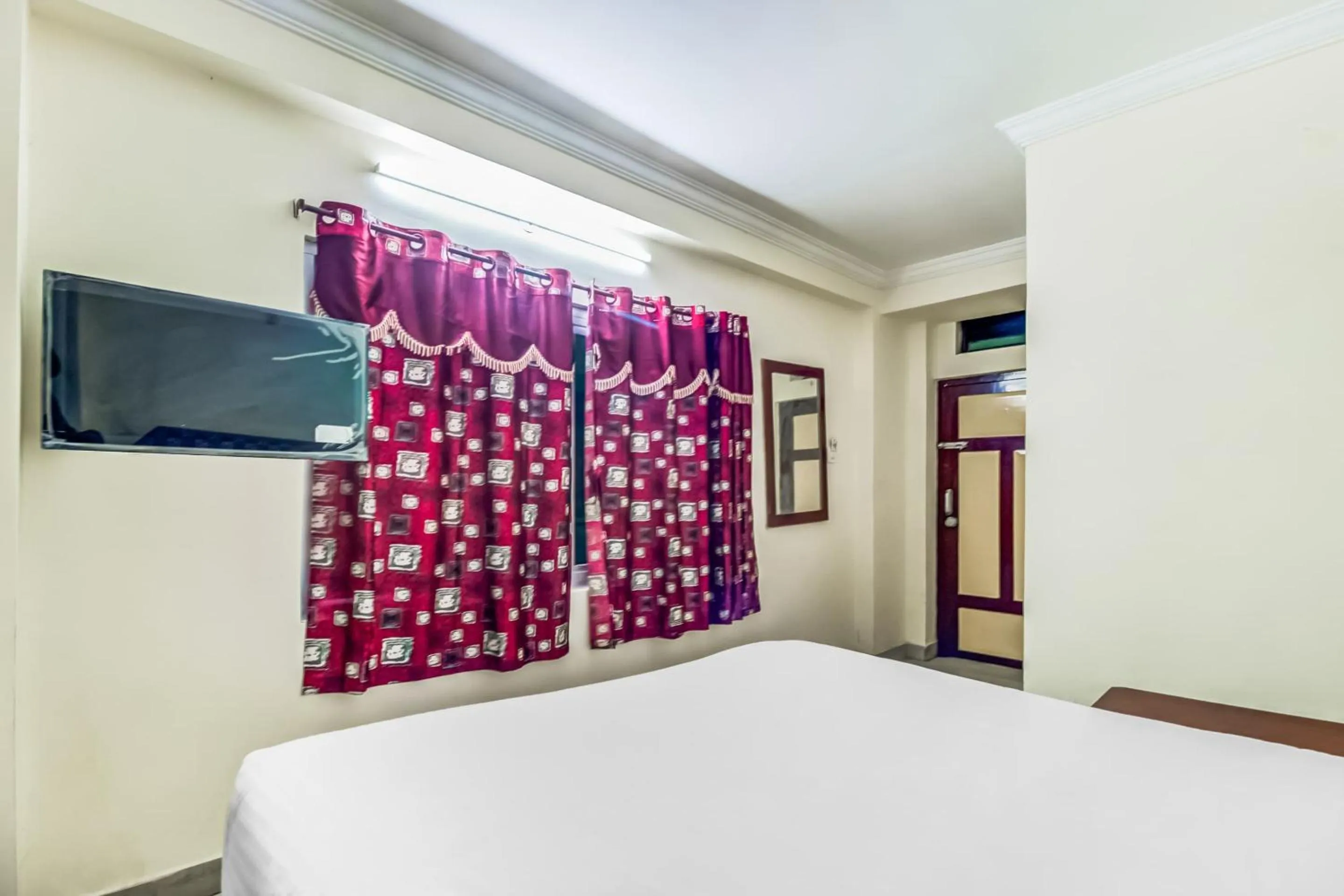 Bedroom, Bed in SPOT ON Swarna Mayuri