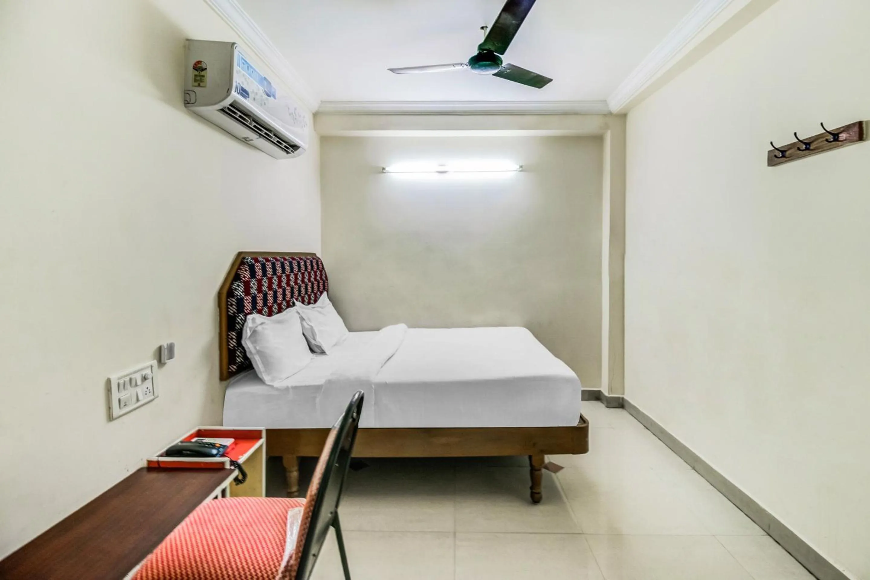 Bedroom, Bed in SPOT ON Swarna Mayuri