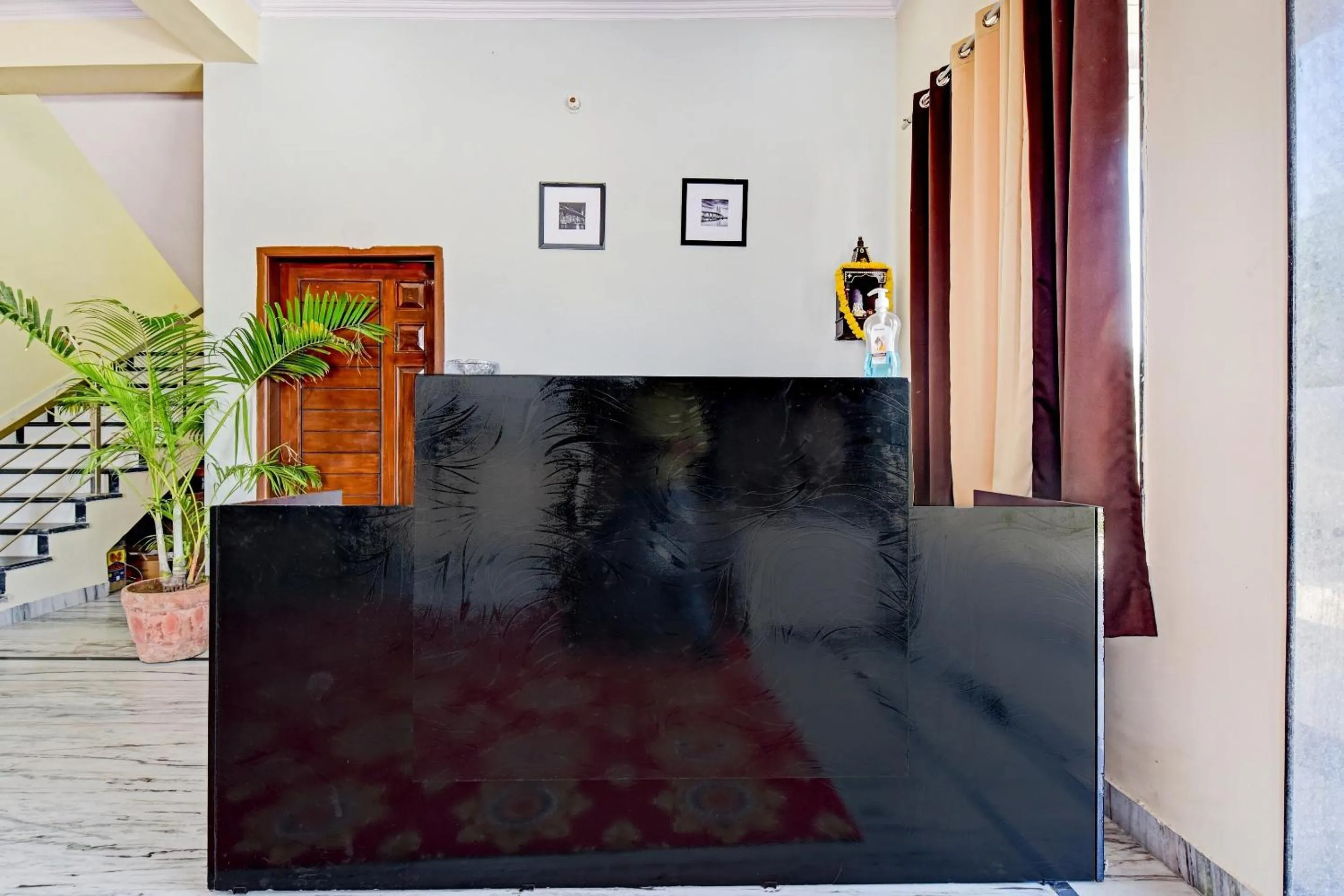 Lobby or reception in Hotel O Shri Ganesh