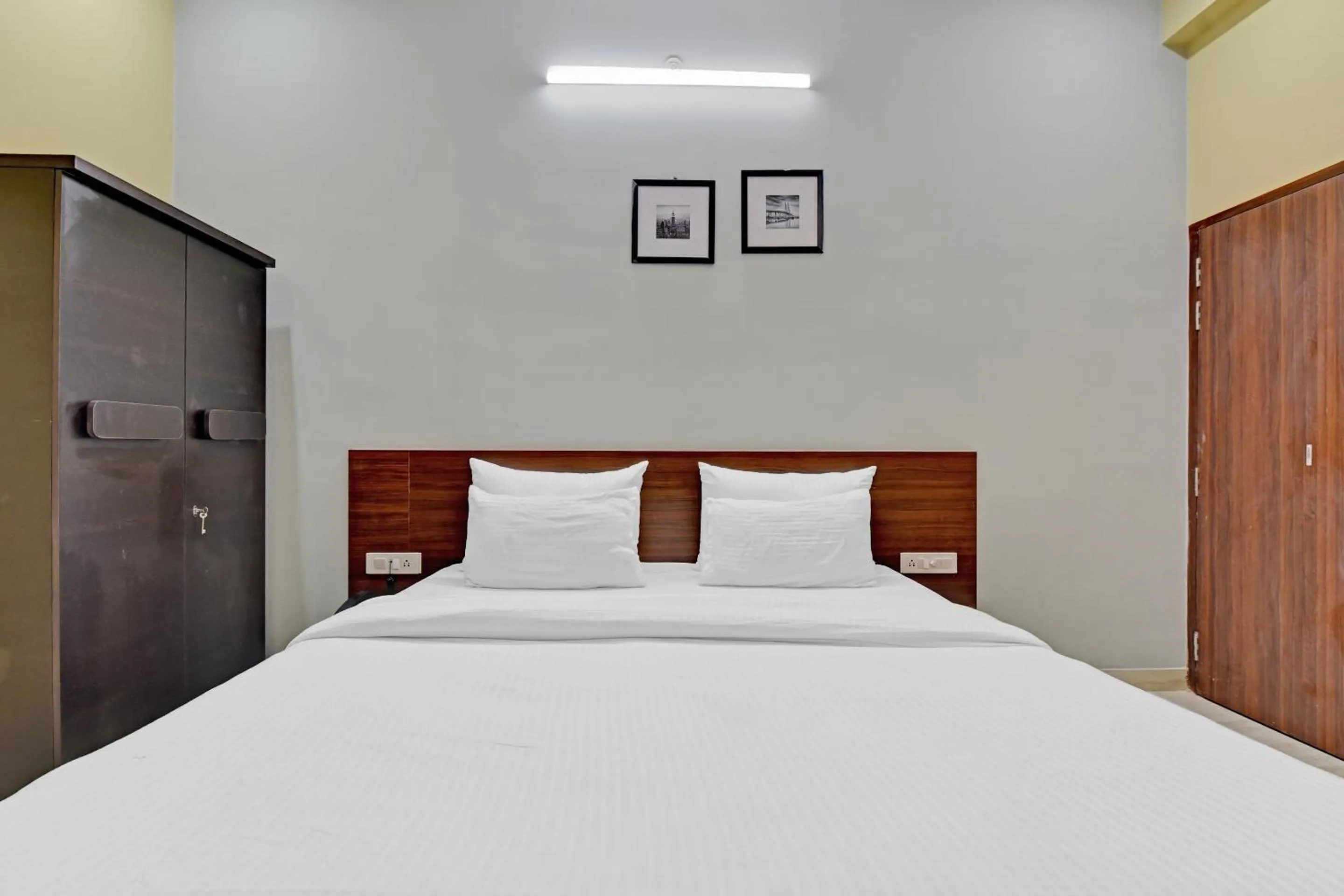 Bedroom in Hotel O Shri Ganesh