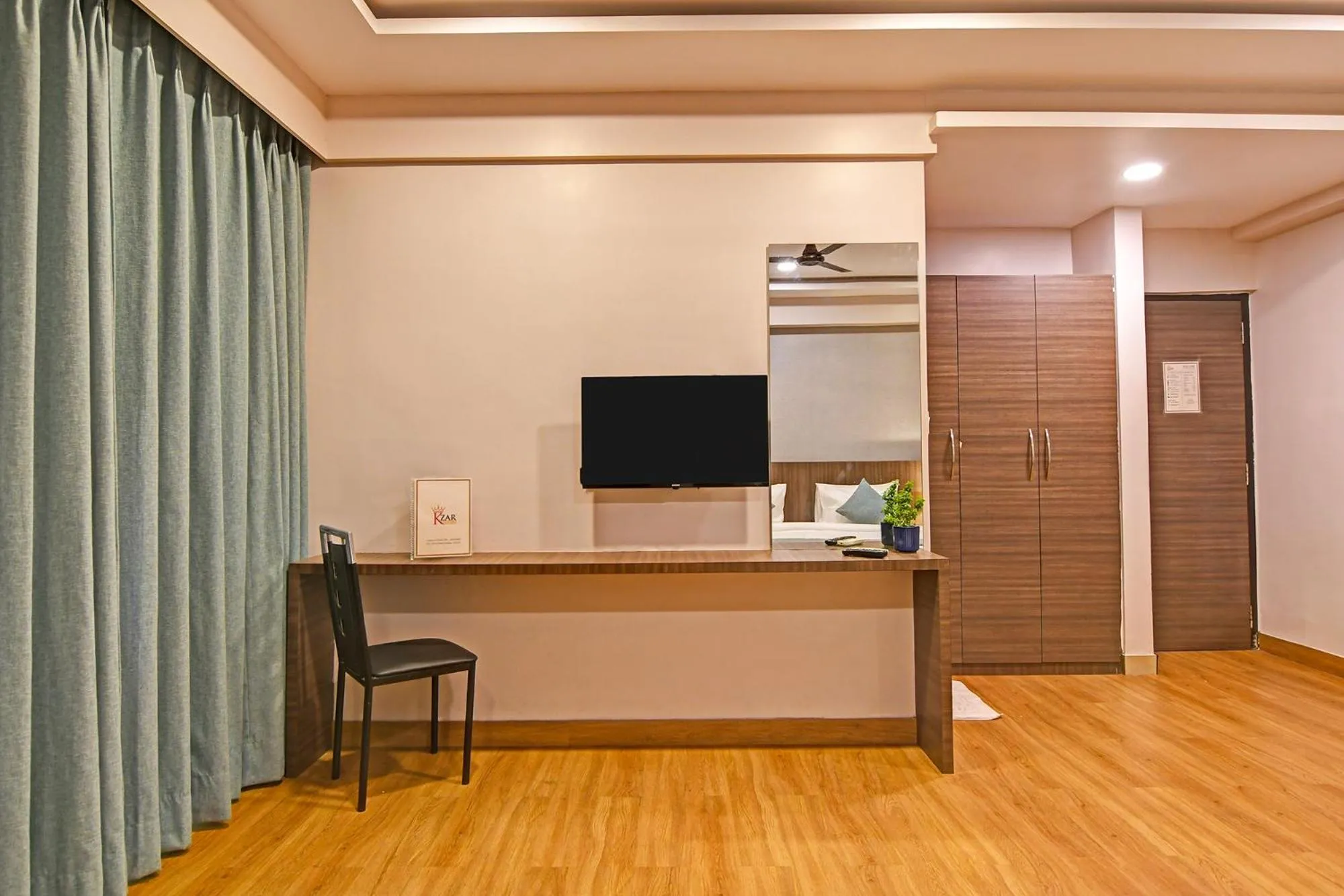 Bed in FabHotel Kzar Select - Nr US Consulate