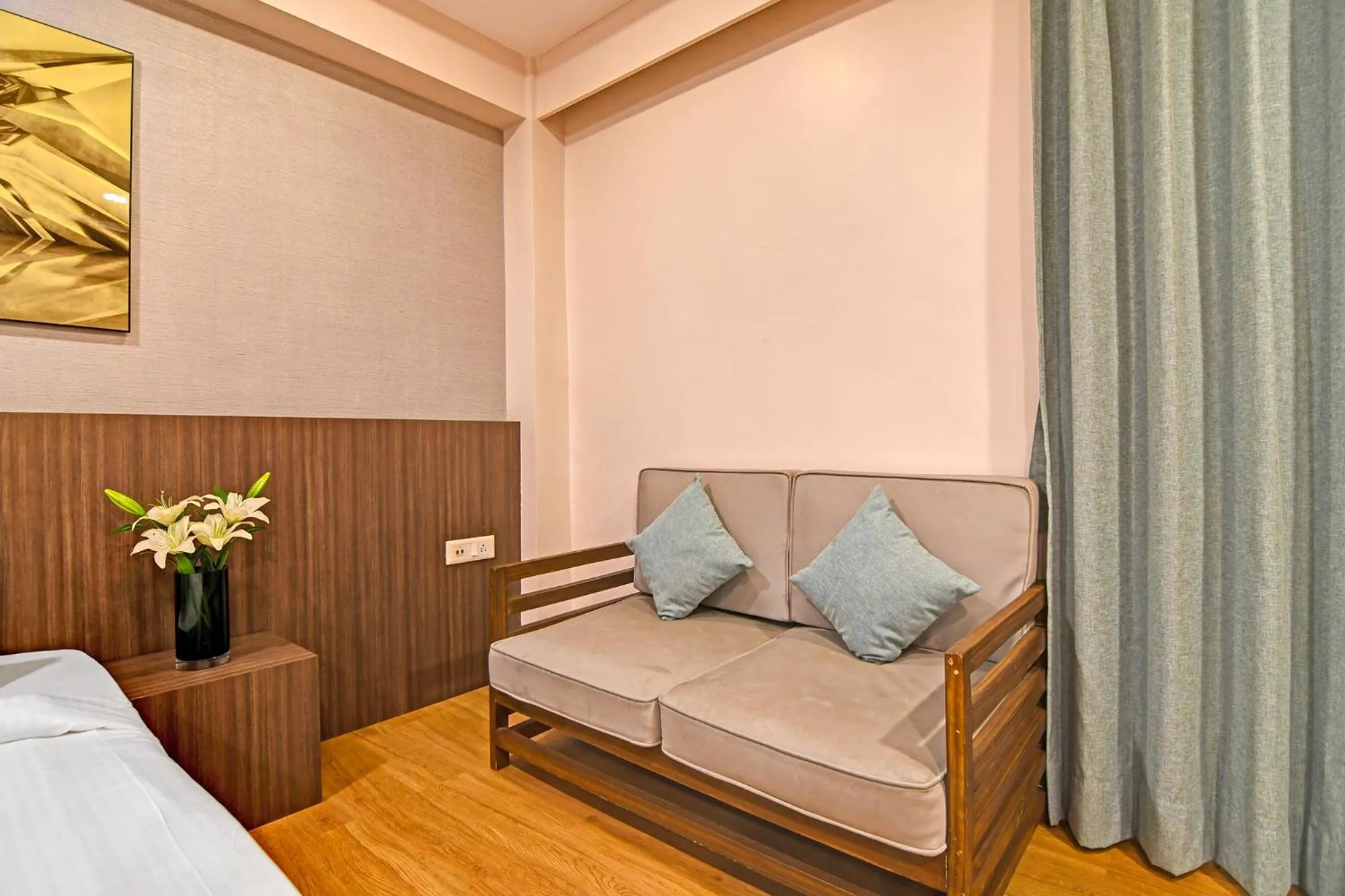 Bed in FabHotel Kzar Select - Nr US Consulate