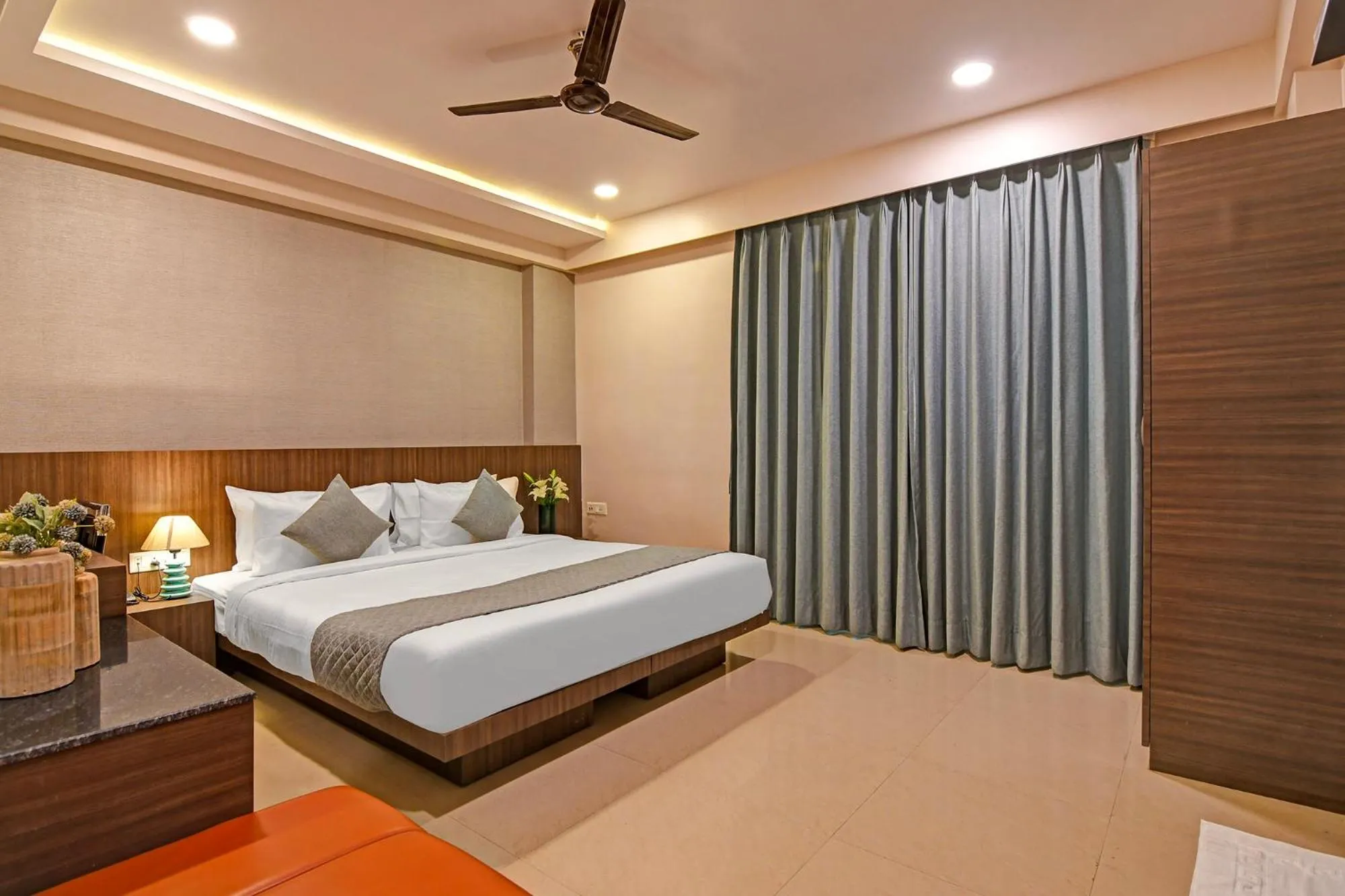 Bed in FabHotel Kzar Select - Nr US Consulate