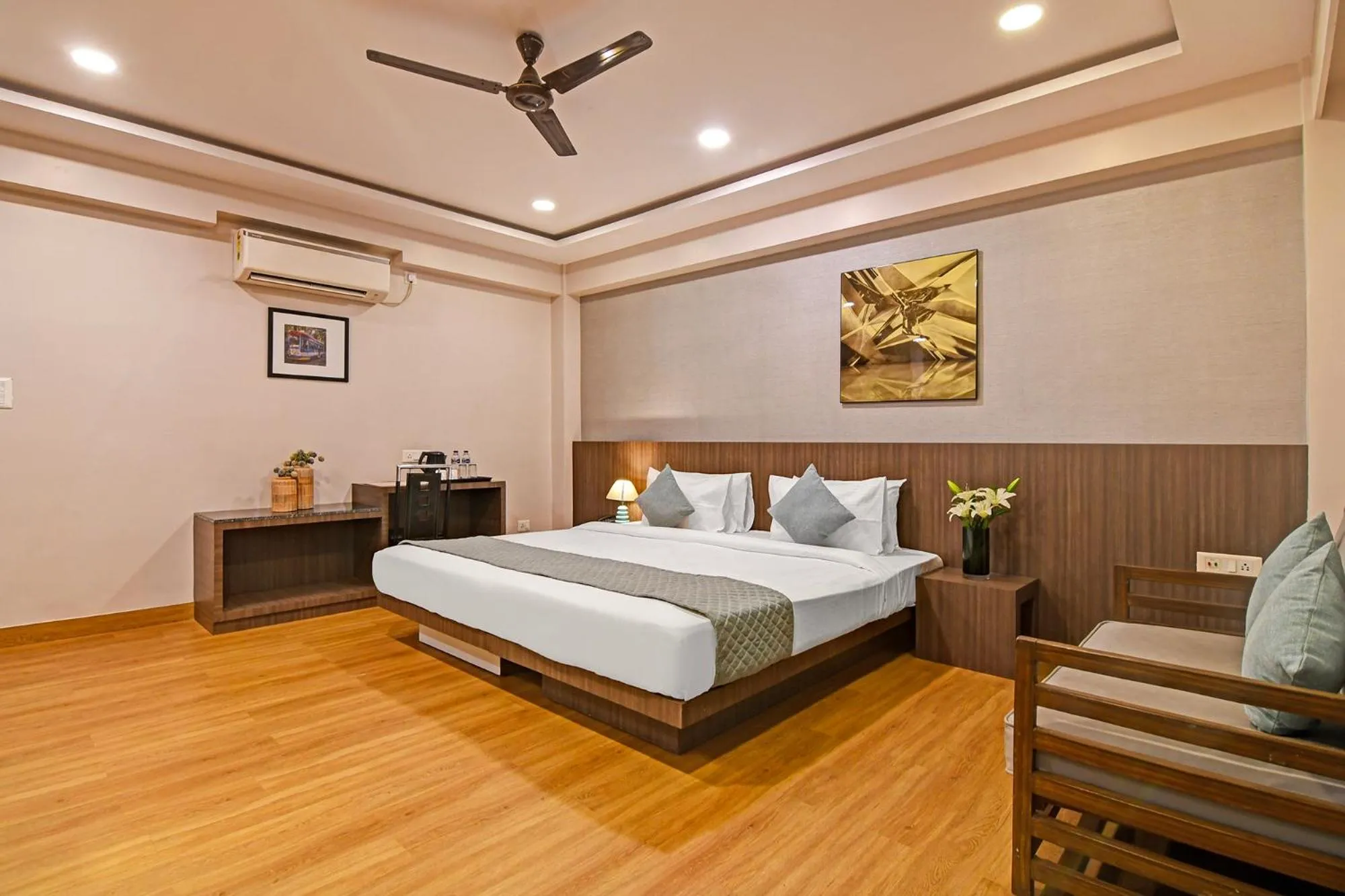 Bed in FabHotel Kzar Select - Nr US Consulate