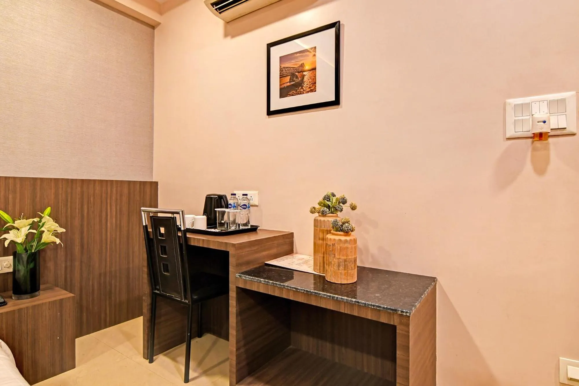 Bed in FabHotel Kzar Select - Nr US Consulate