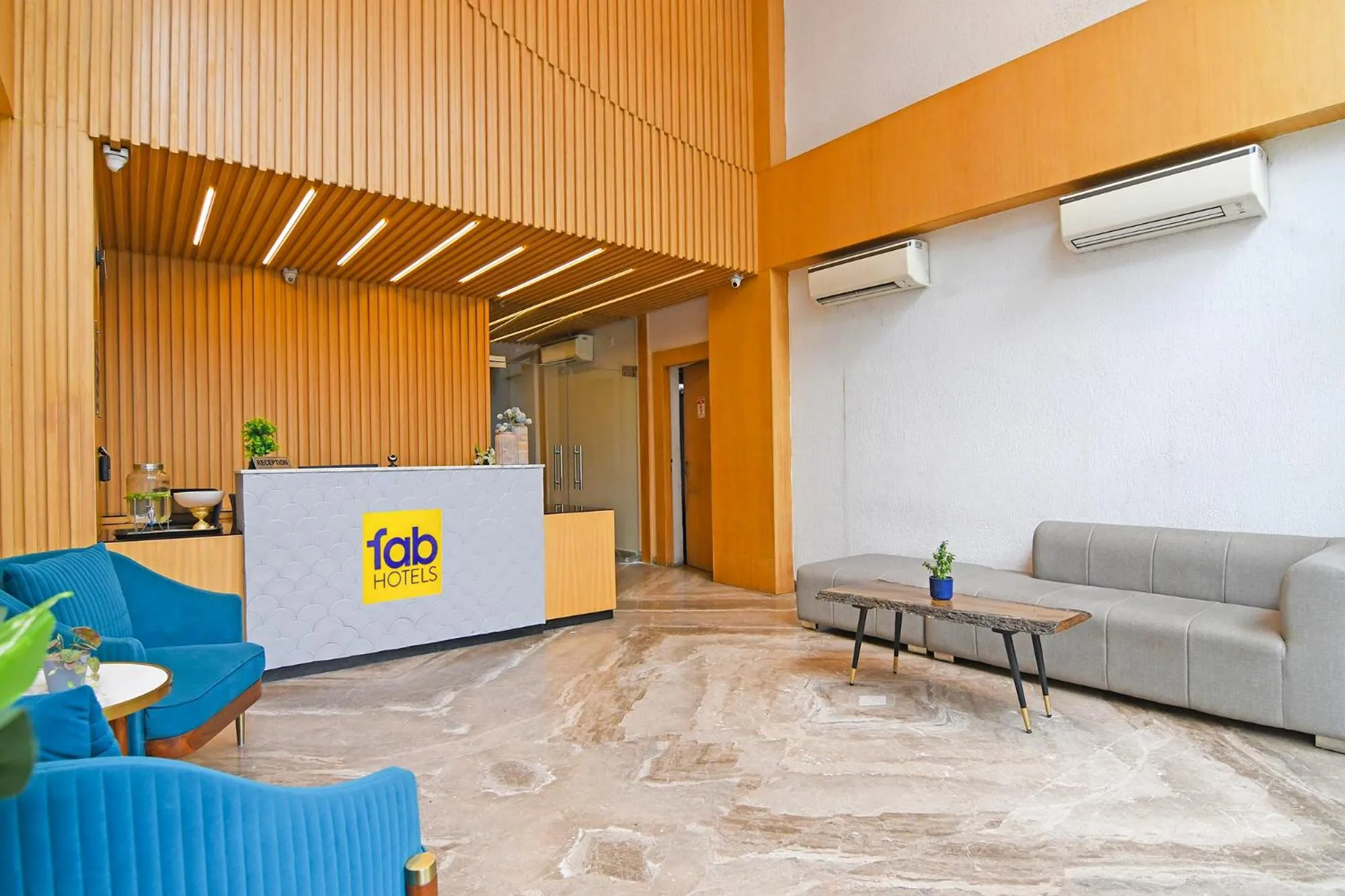 Lobby or reception in FabHotel Kzar Select - Nr US Consulate