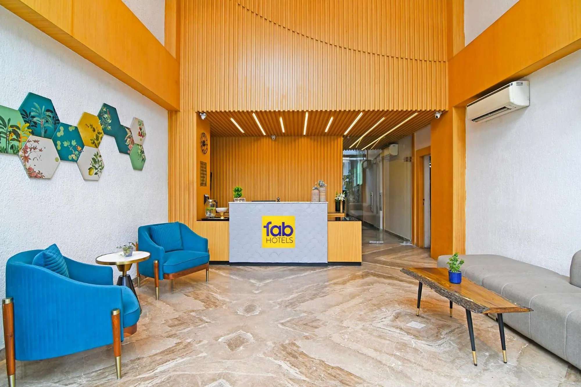 Lobby or reception in FabHotel Kzar Select - Nr US Consulate