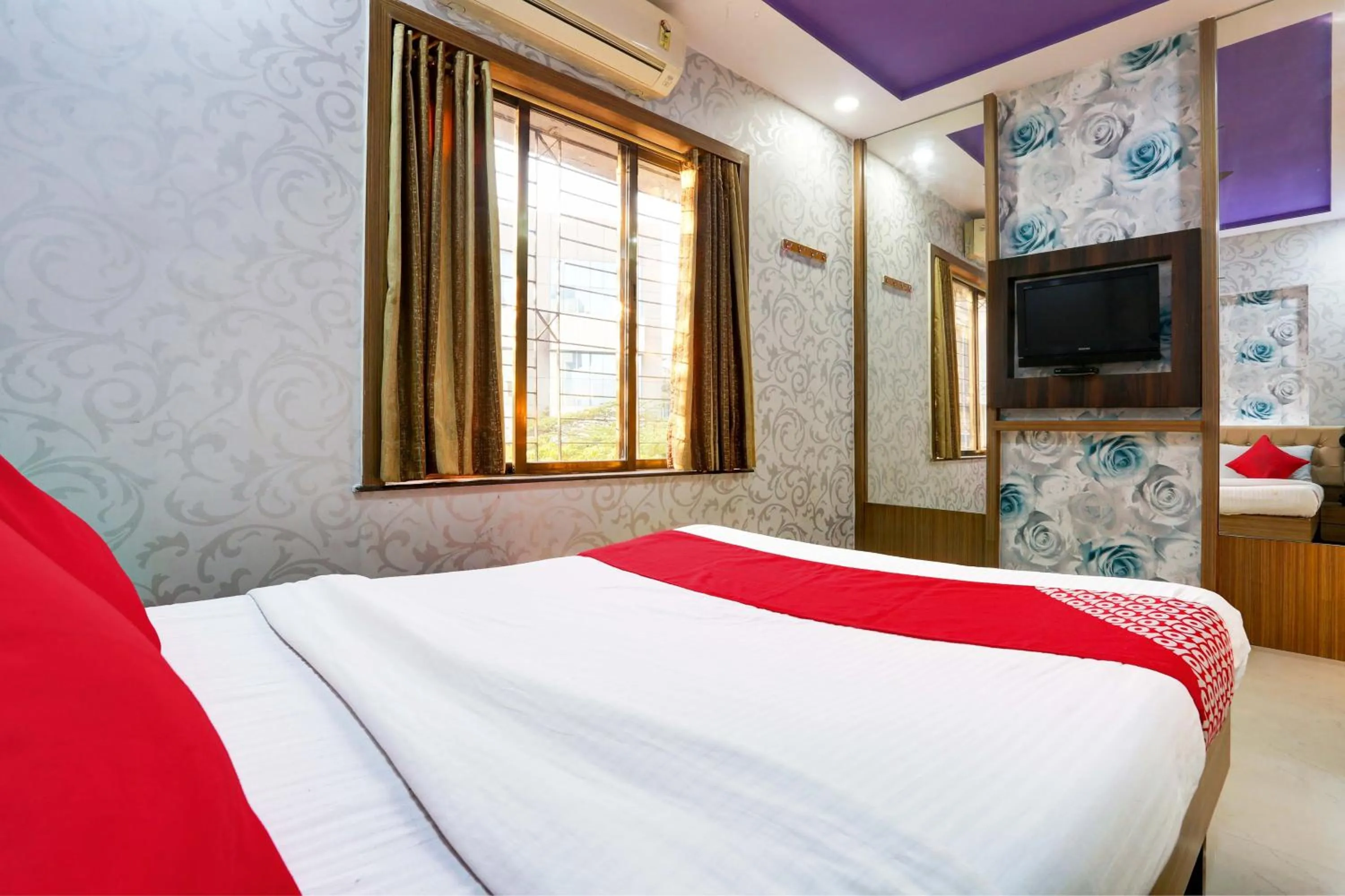 Bedroom, Bed in Super Hotel O Yatri Yadgar