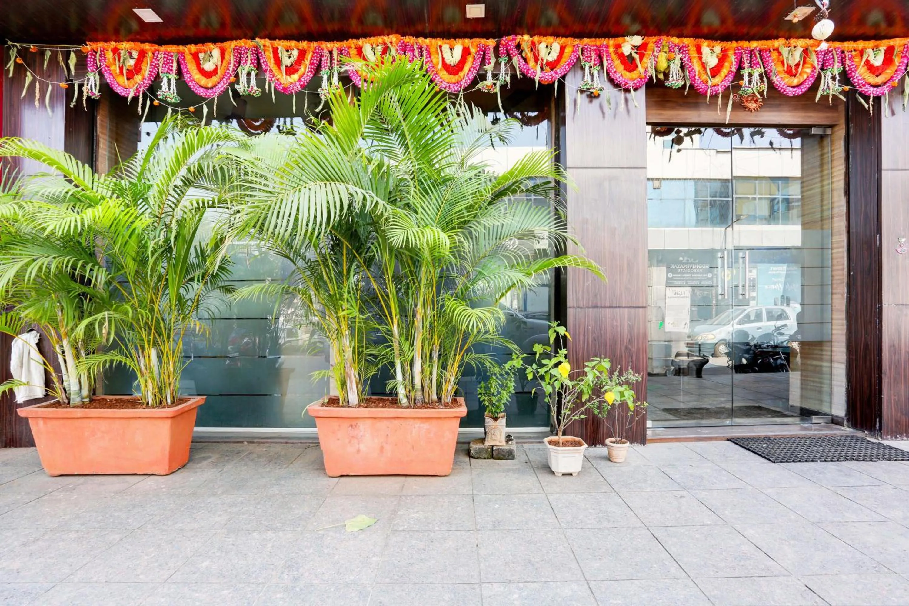 Facade/entrance in Super Hotel O Yatri Yadgar