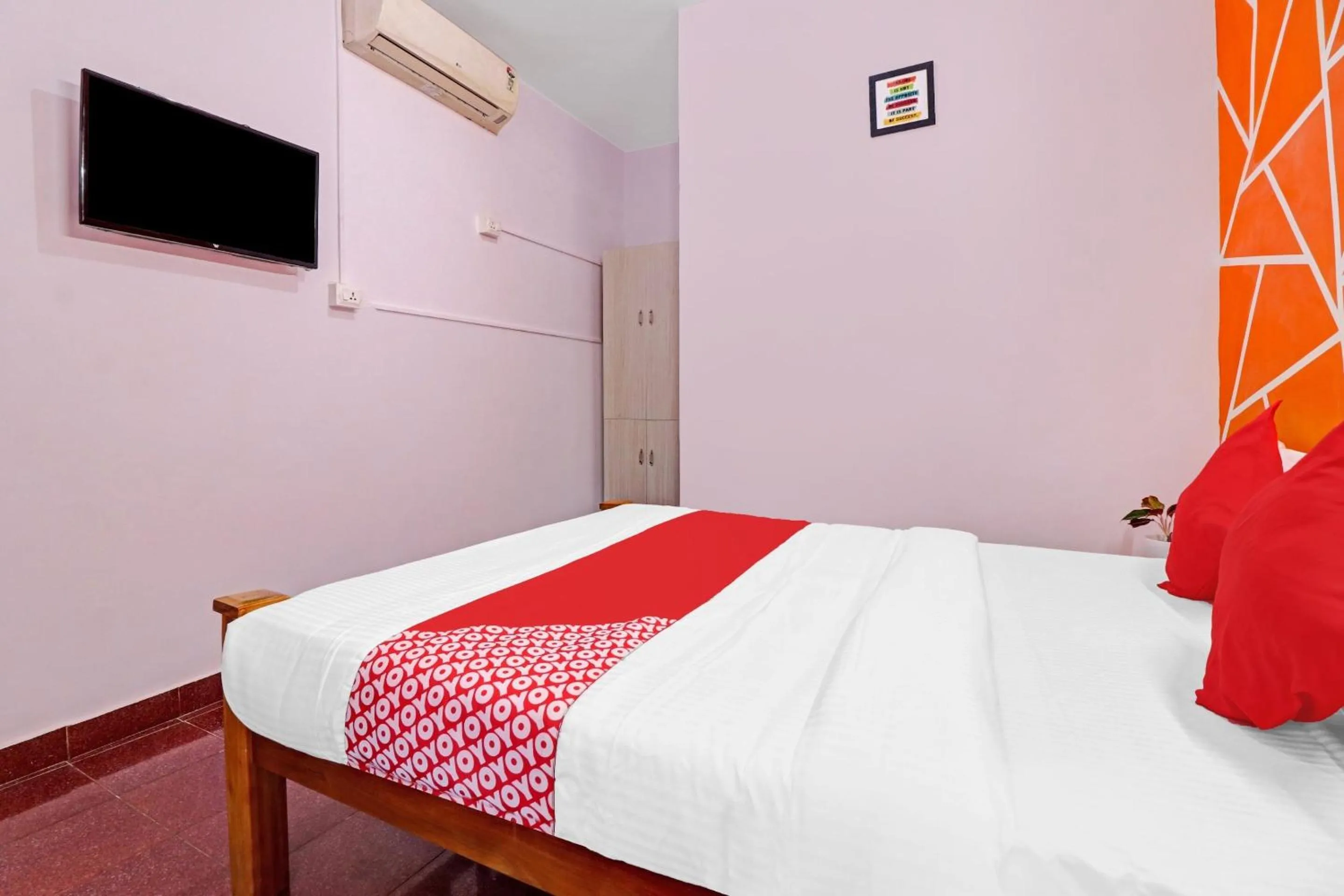 Bedroom, Bed in Hotel O Skywind