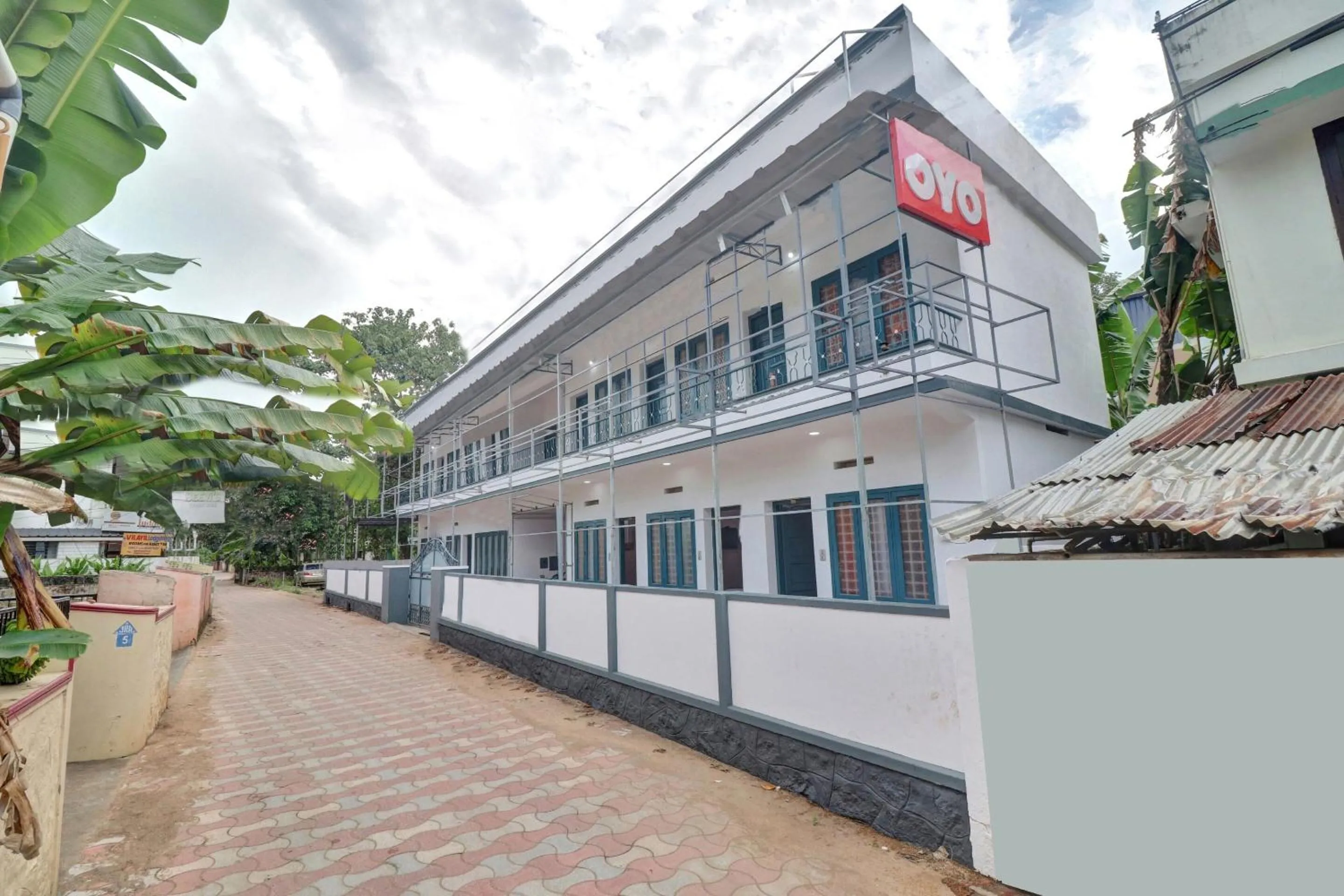 Facade/entrance in Hotel O Skywind