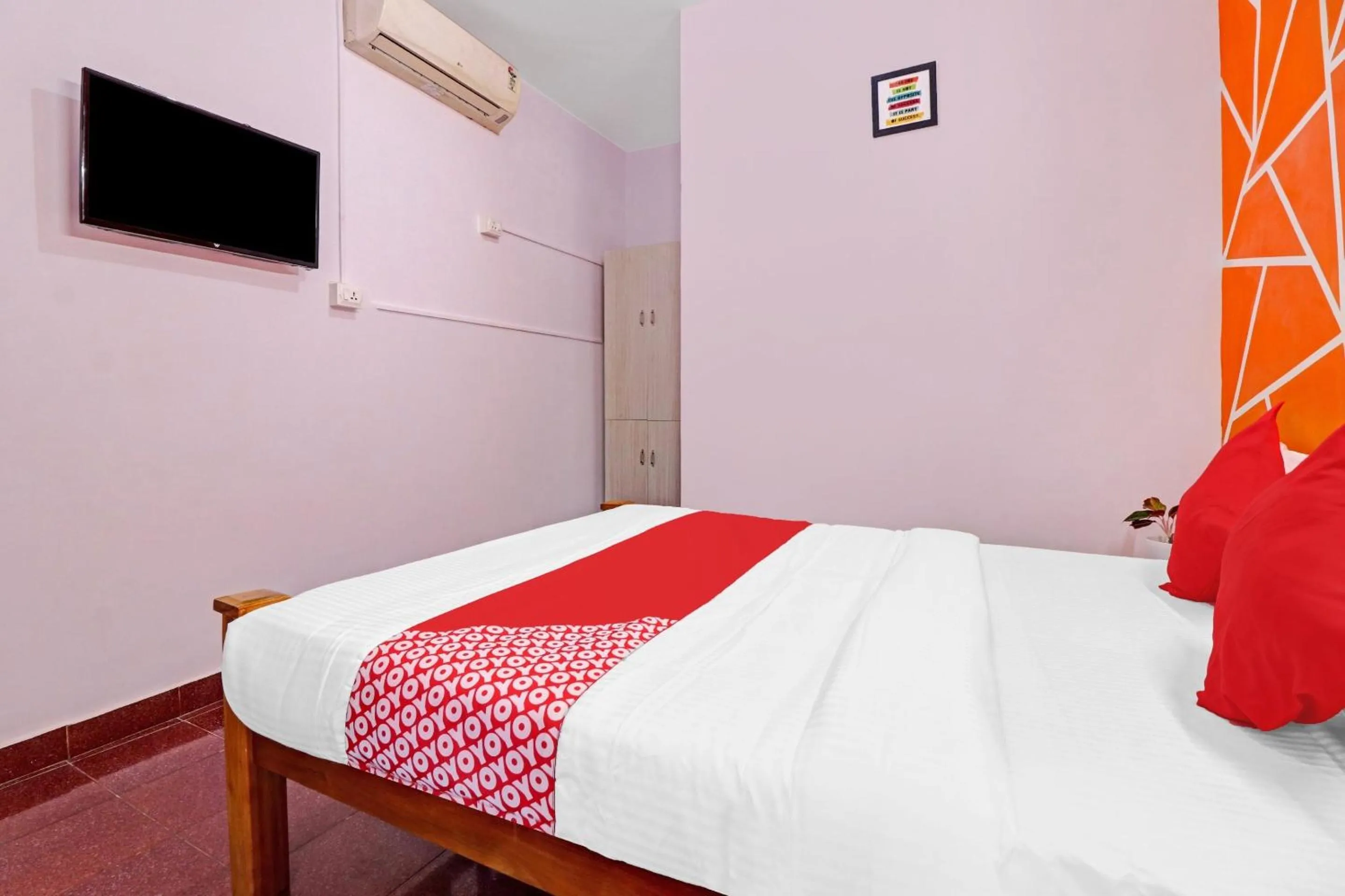 Bedroom, Bed in Hotel O Skywind