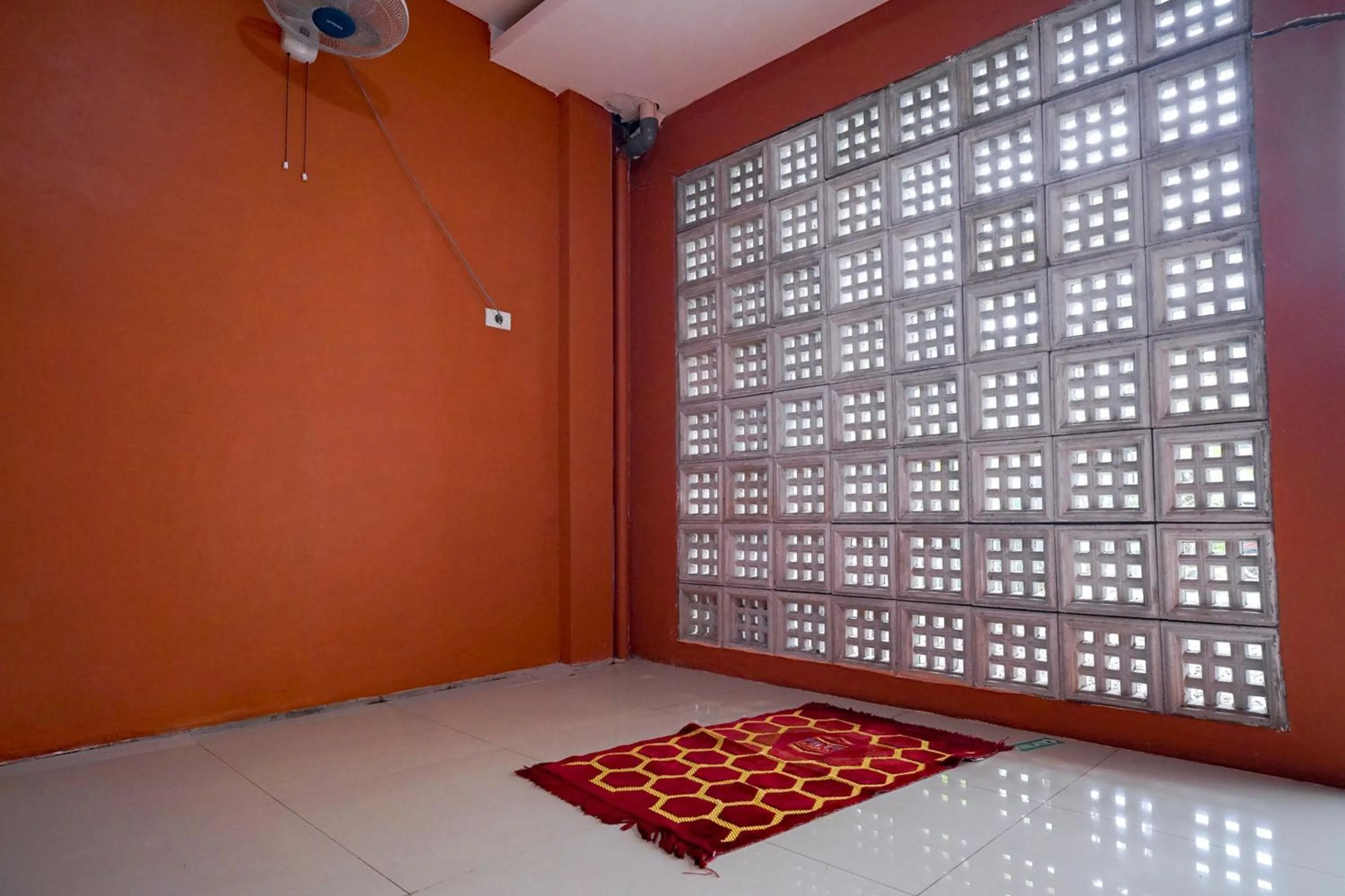 Place of worship in RedDoorz Premium at Raja Hostel Syariah