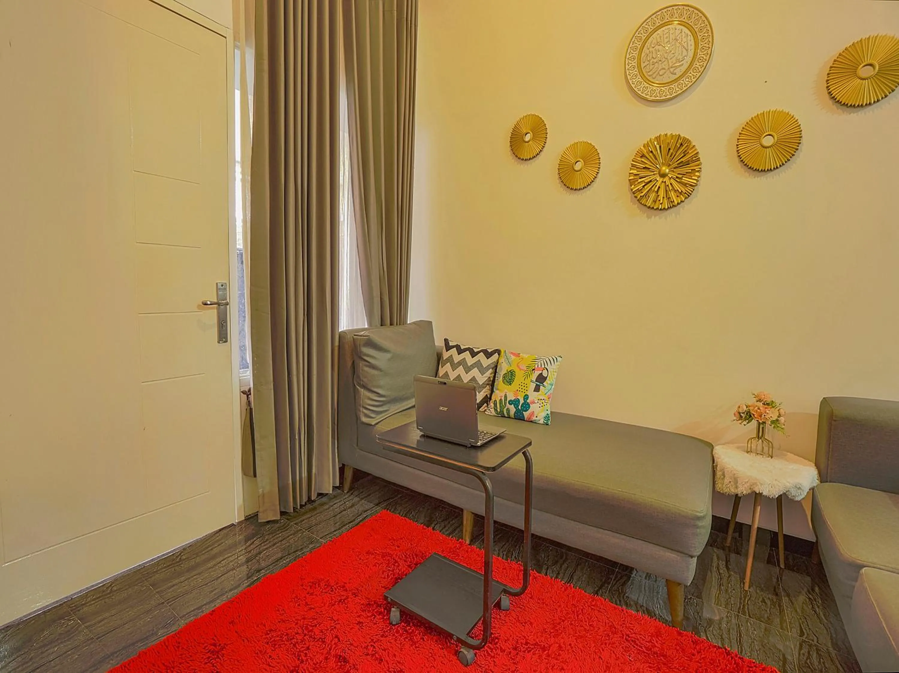 Lobby or reception in Hotel O Happy Homestay Syariah