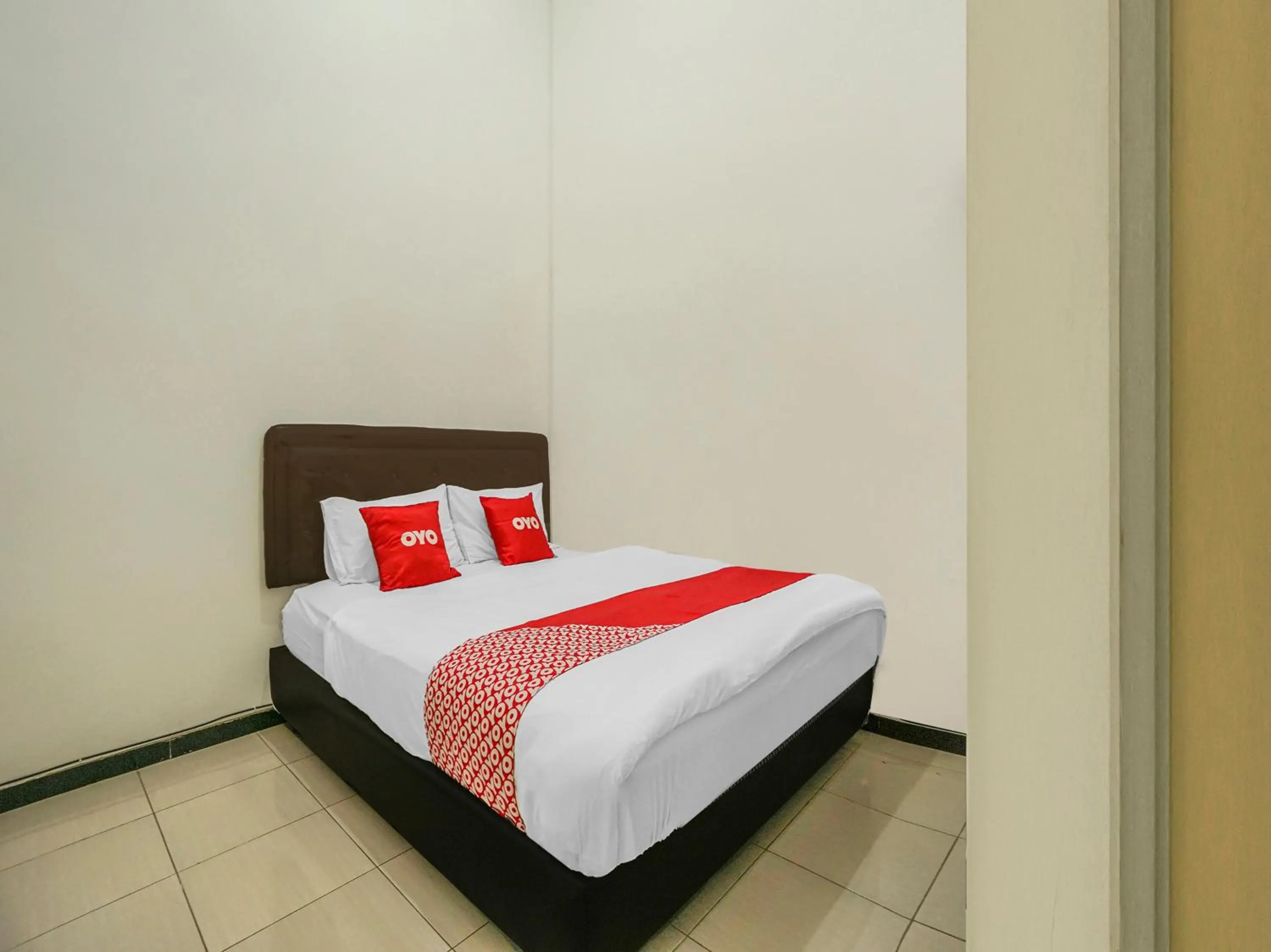 Bedroom, Bed in Hotel O Happy Homestay Syariah