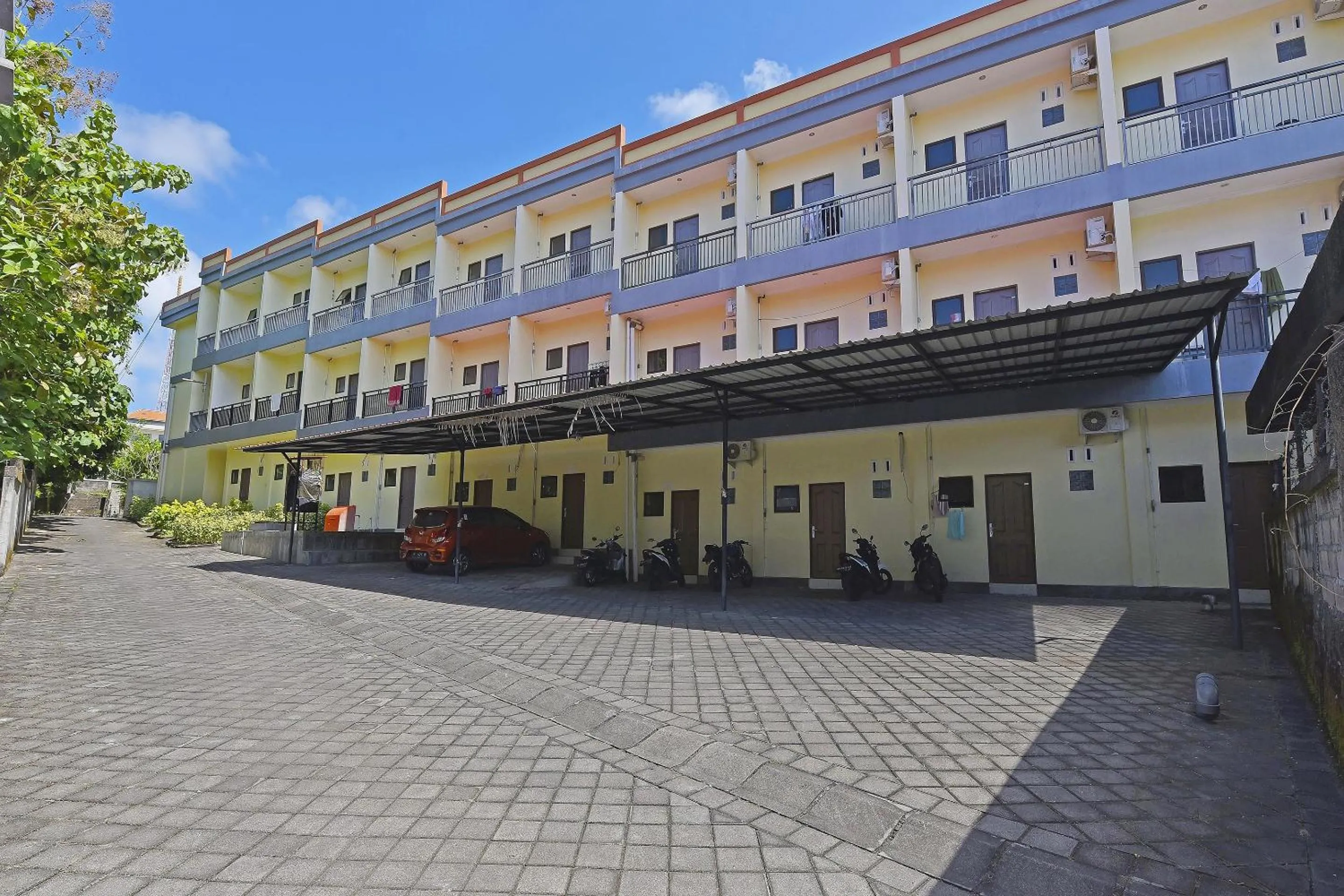 Facade/entrance in OYO Life 90675 Ld Residence