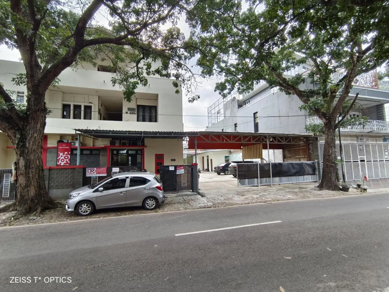 On site in Hotel O Lily House