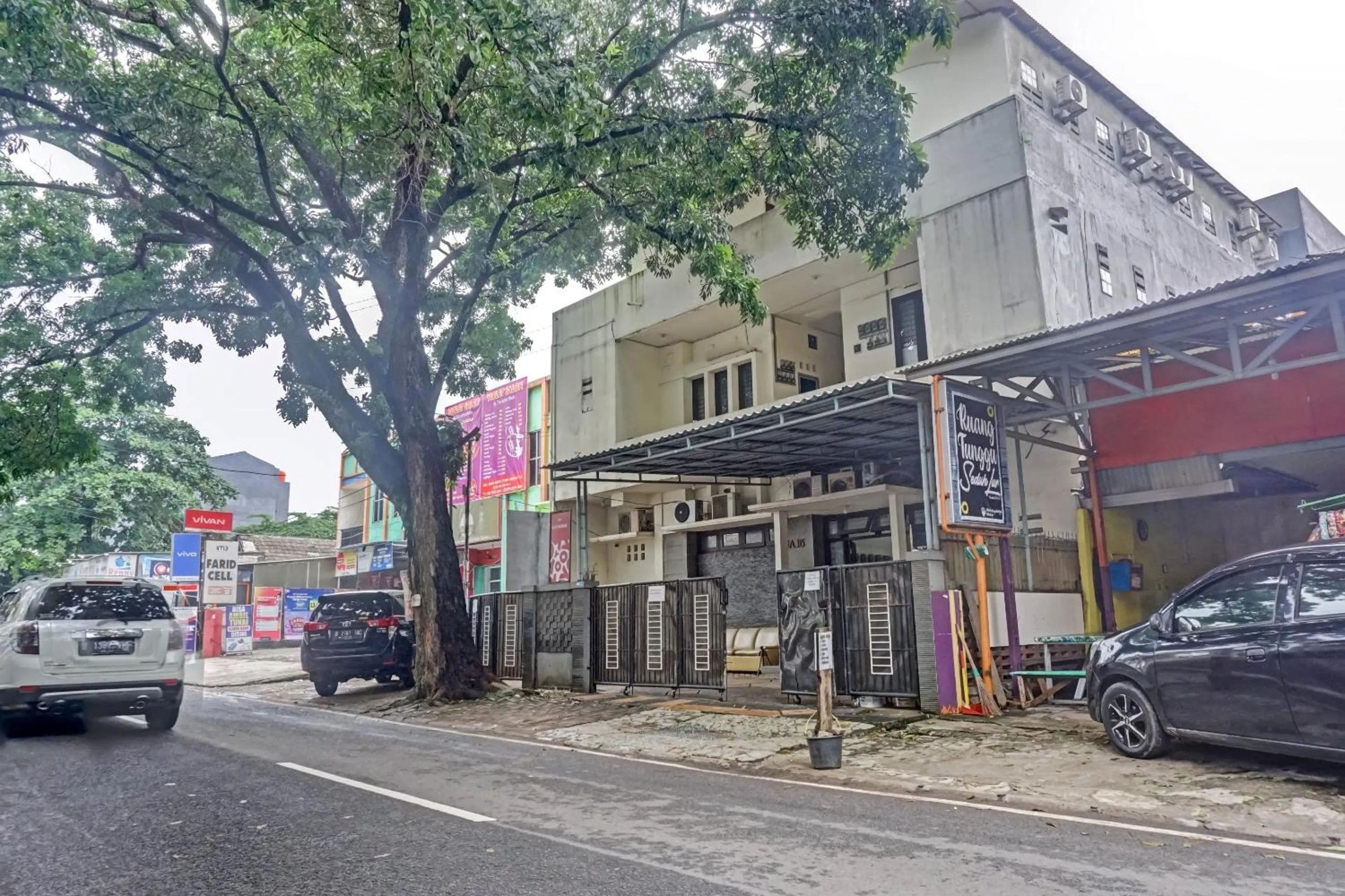 Facade/entrance in Hotel O Lily House