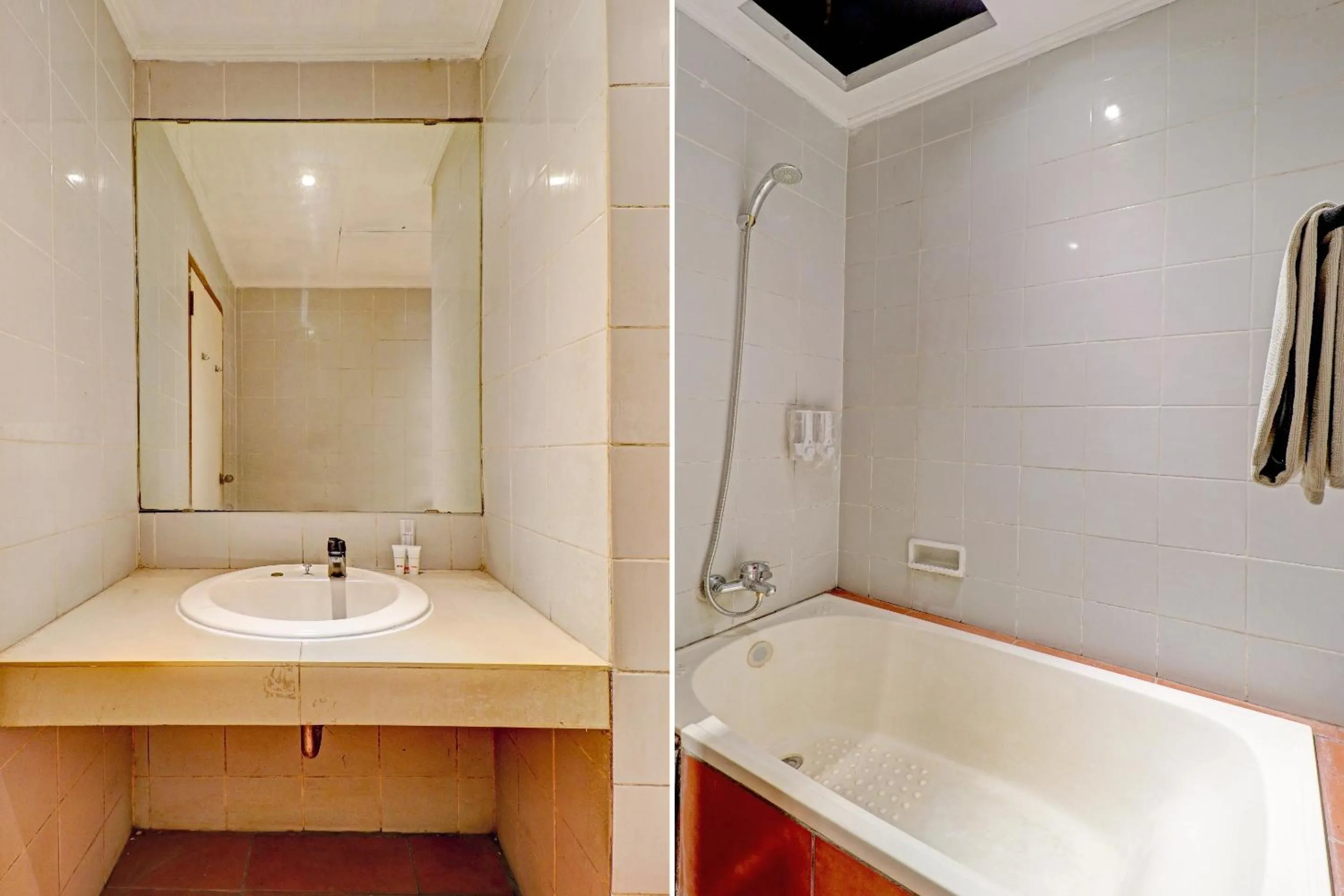 Bathroom in Collection O Riau Near Trans Studio Bandung Formerly Asteria Hotel