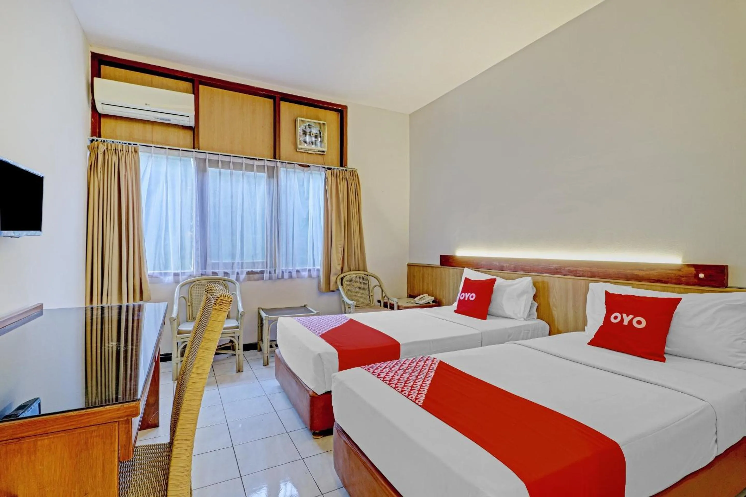 Bedroom, Bed in Collection O Riau Near Trans Studio Bandung Formerly Asteria Hotel