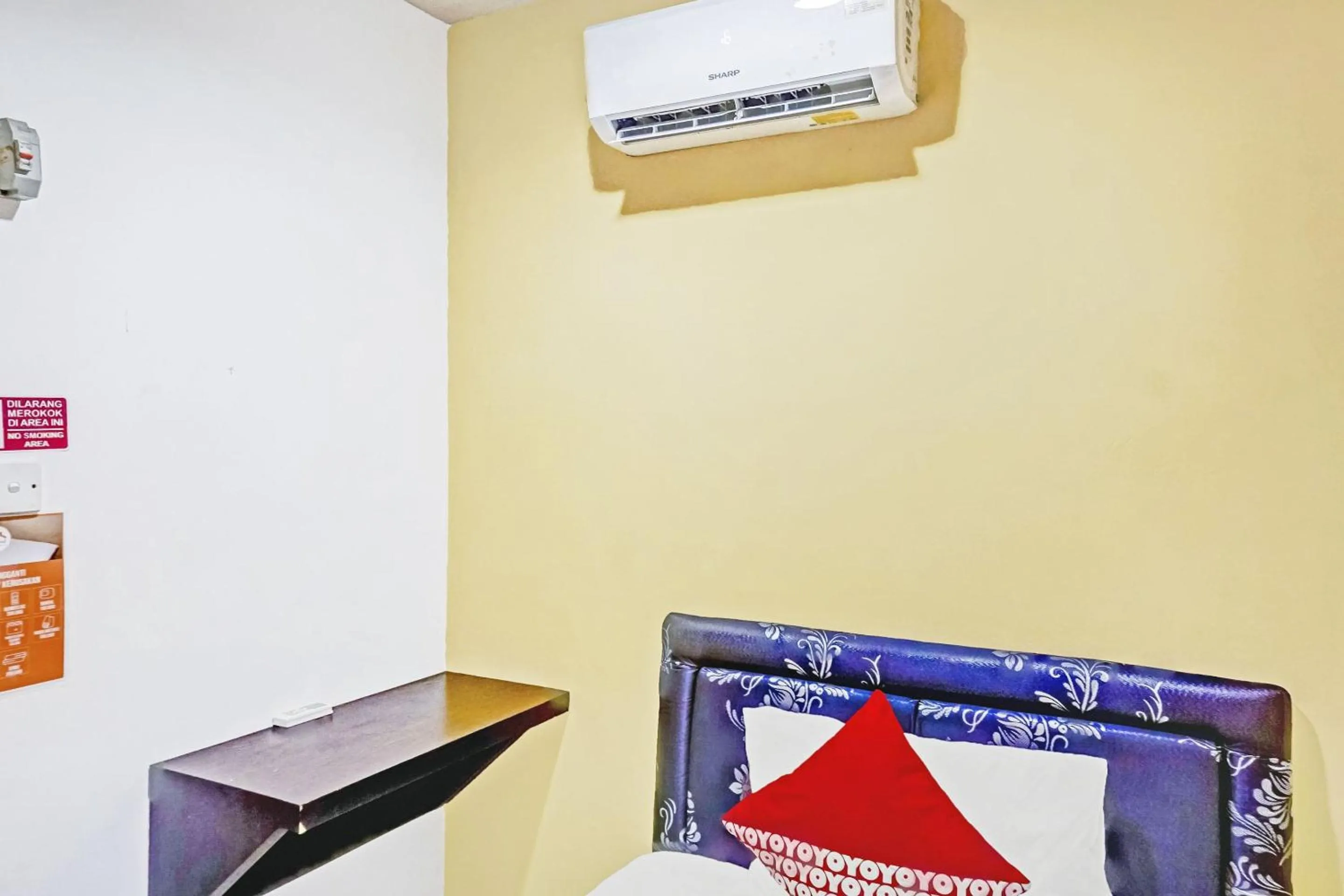 Bedroom in Hotel O Point Hostel