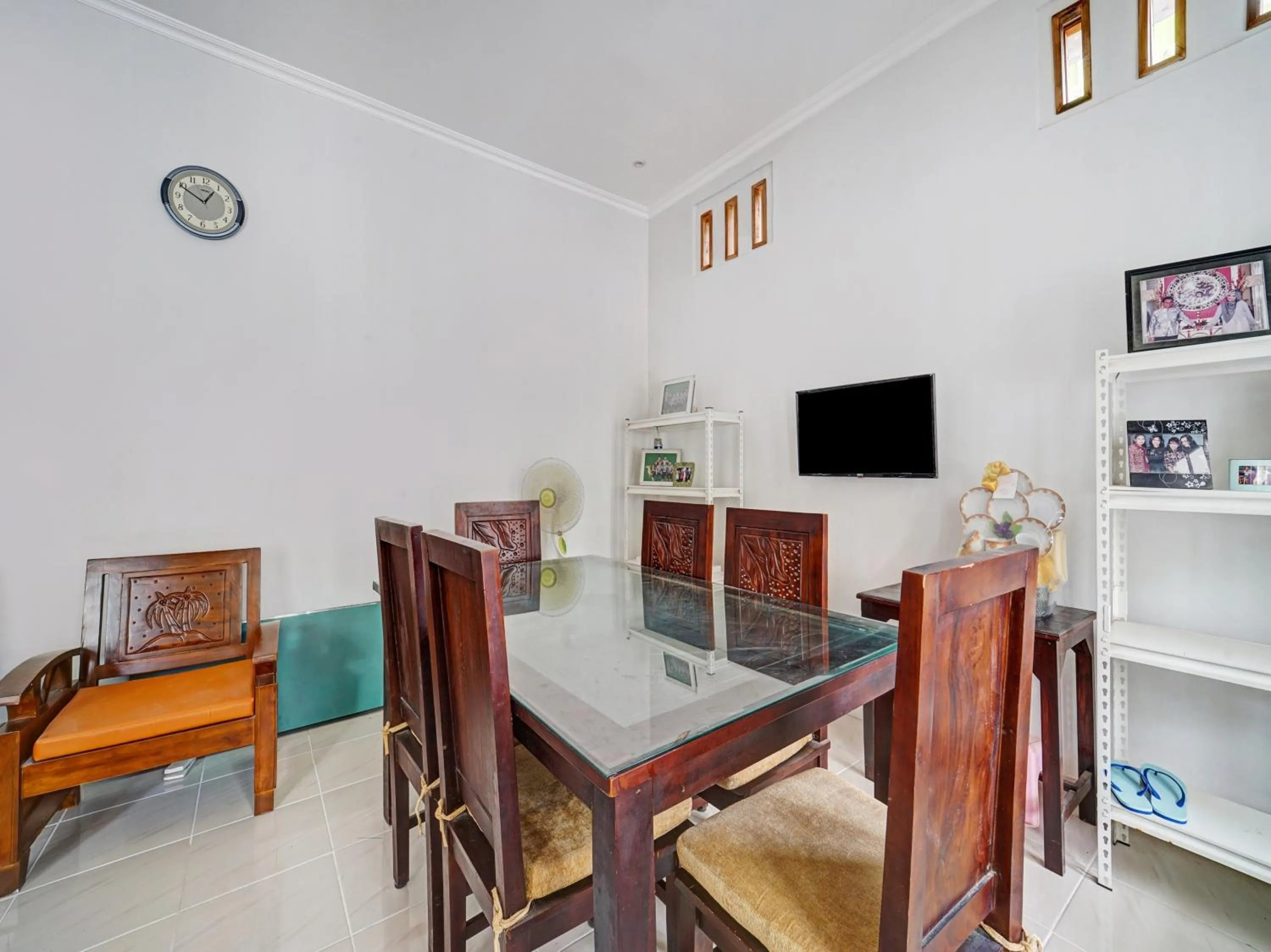 Area and facilities in RedDoorz at Omah Candi Sari near Airport YIA