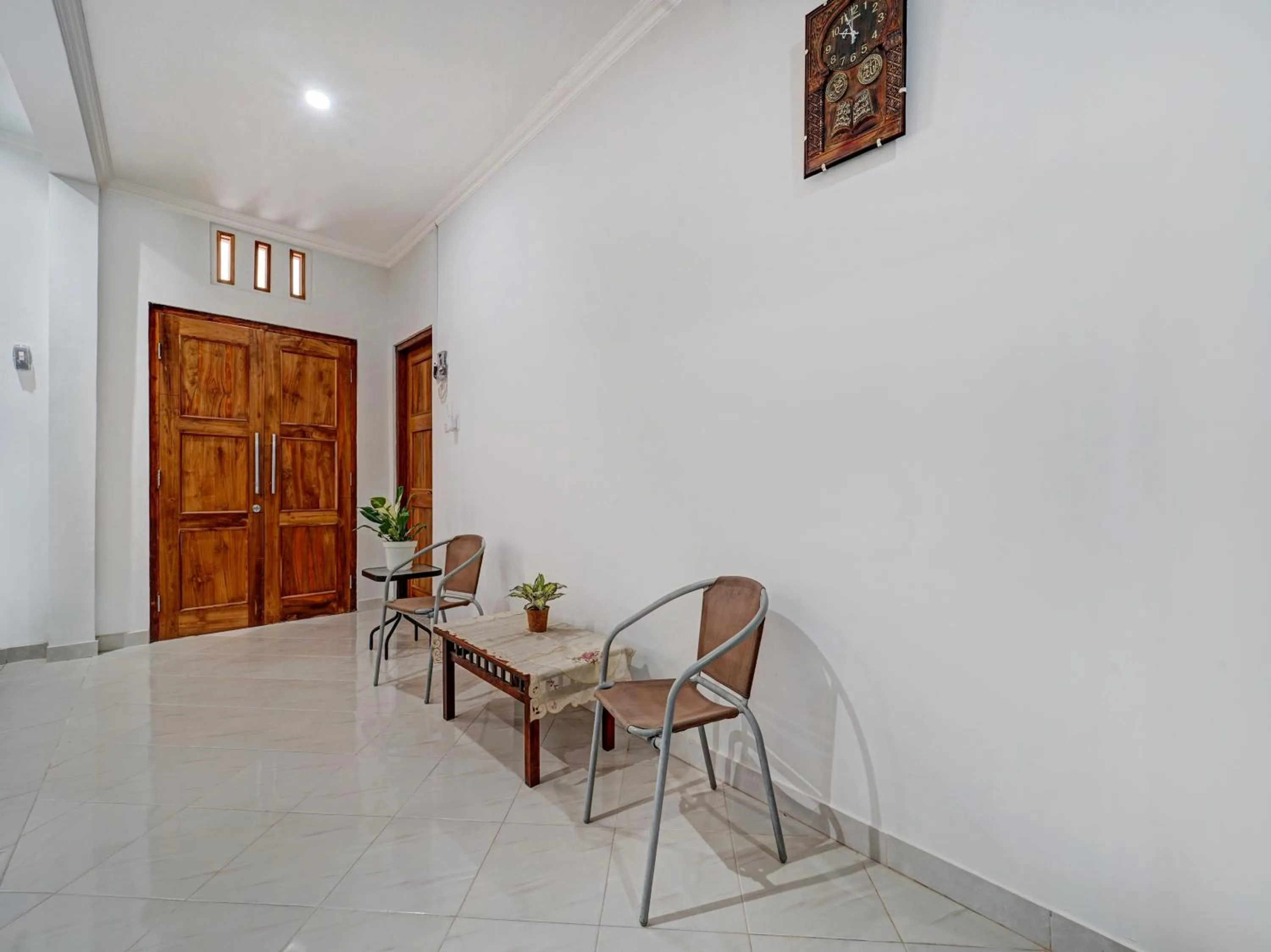 Area and facilities in RedDoorz at Omah Candi Sari near Airport YIA