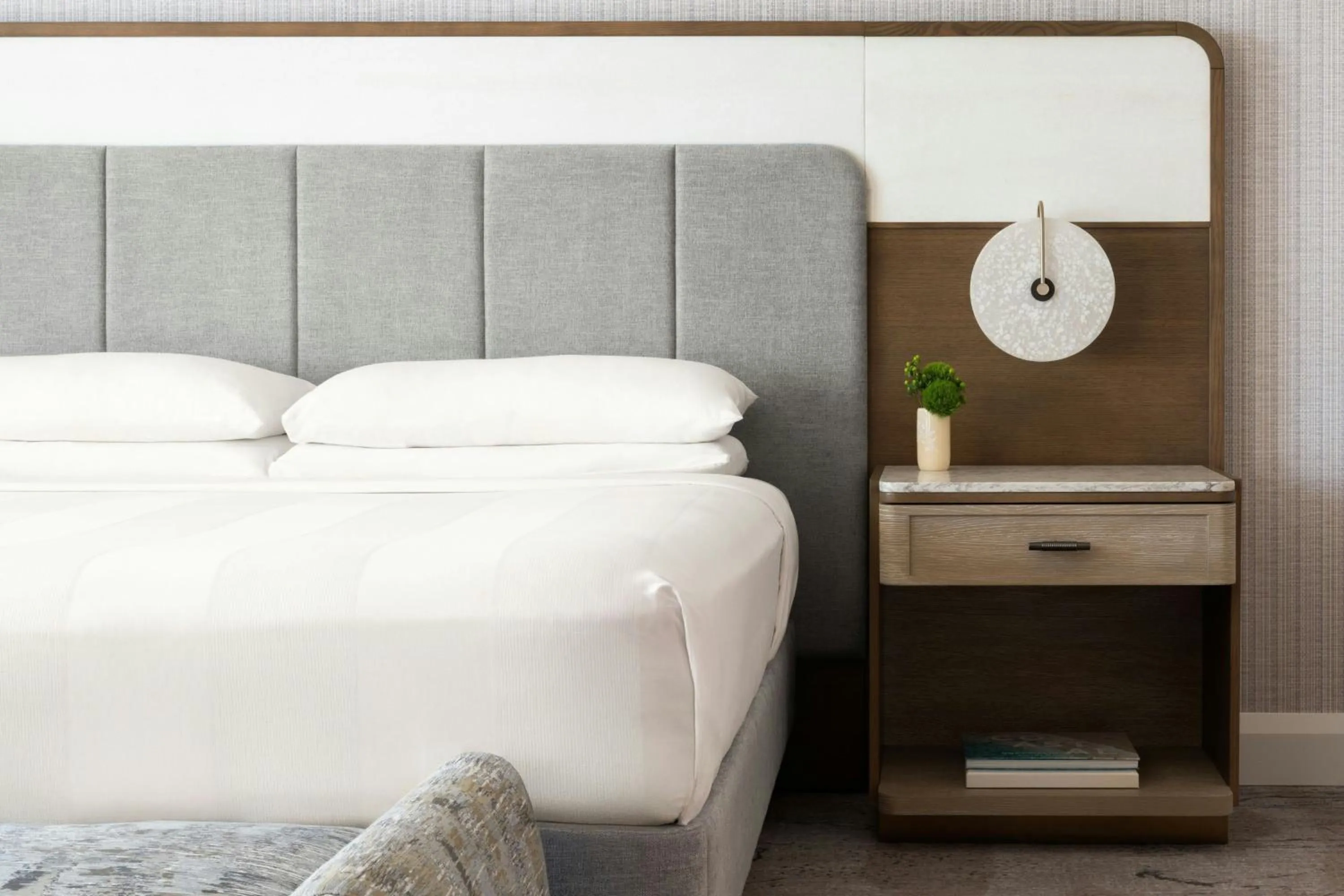 Photo of the whole room, Bed in Fort Lauderdale Marriott Harbor Beach Resort & Spa