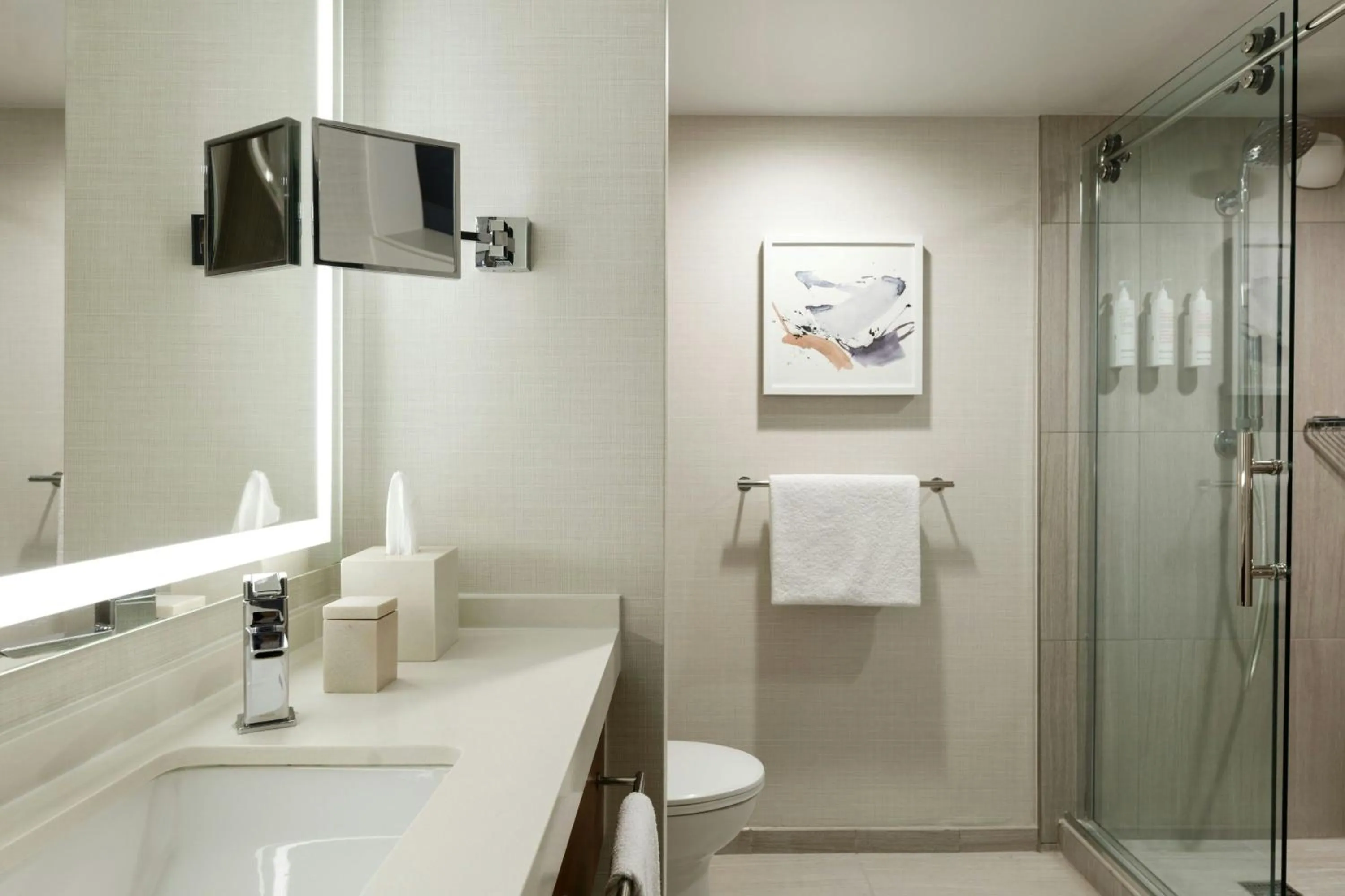 Bathroom in Fort Lauderdale Marriott Harbor Beach Resort & Spa