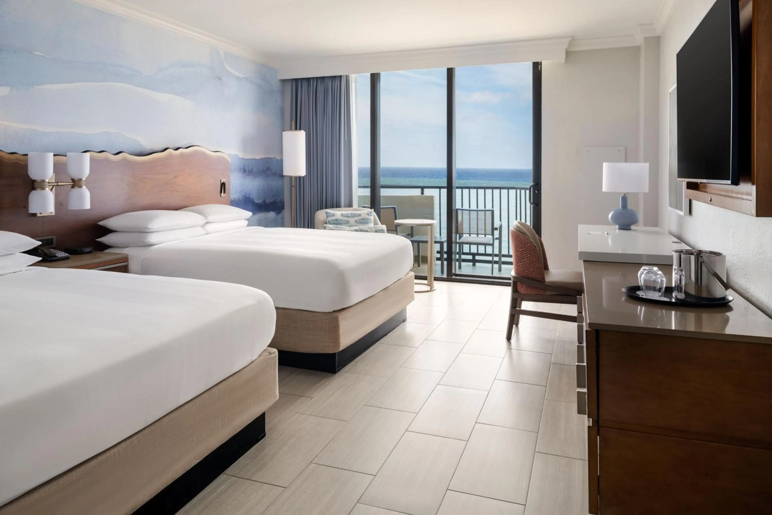 Photo of the whole room, Bed in Fort Lauderdale Marriott Harbor Beach Resort & Spa