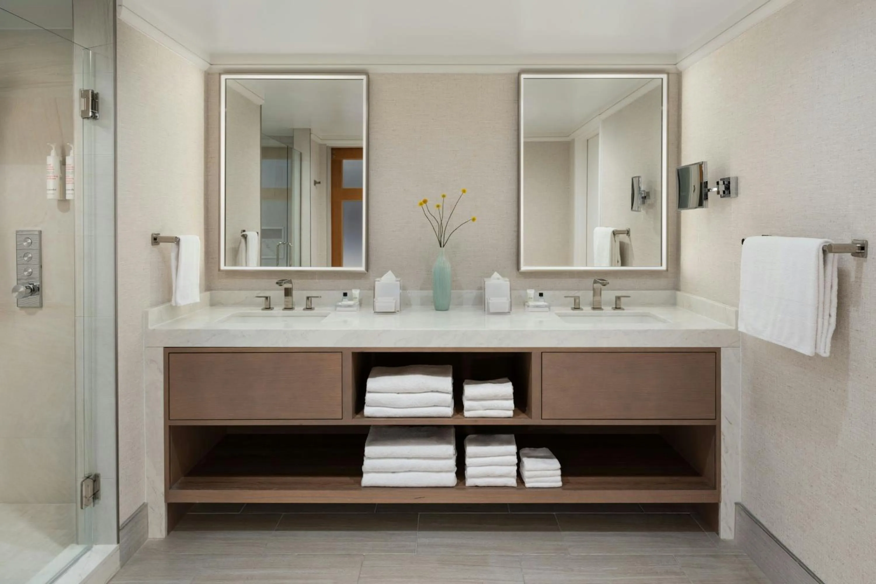 Bathroom in Fort Lauderdale Marriott Harbor Beach Resort & Spa
