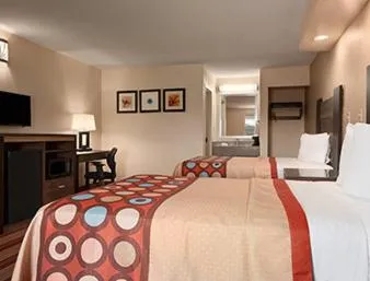 Bathroom, Bed in Super 8 by Wyndham Rahway/Newark