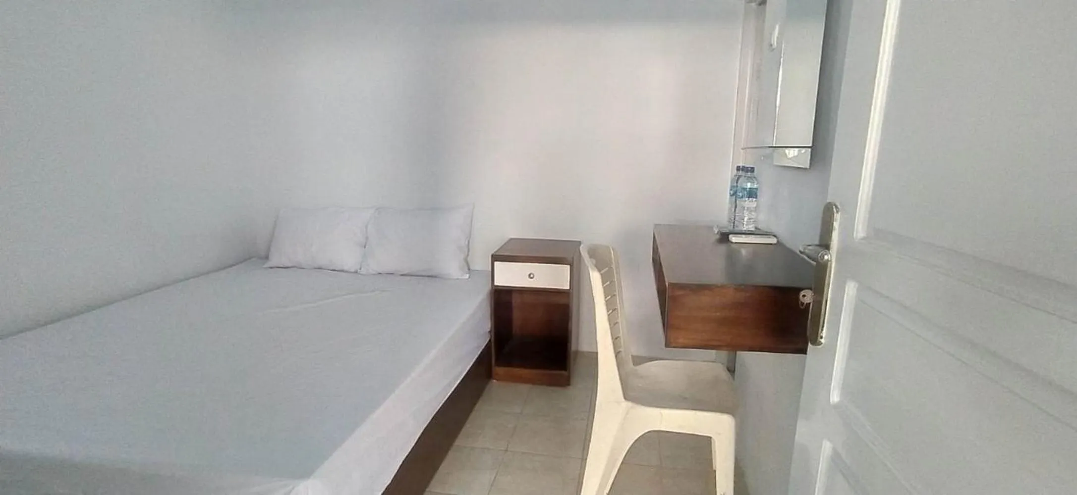 Bedroom, Bed in RedDoorz Syariah near Transmart Tegal