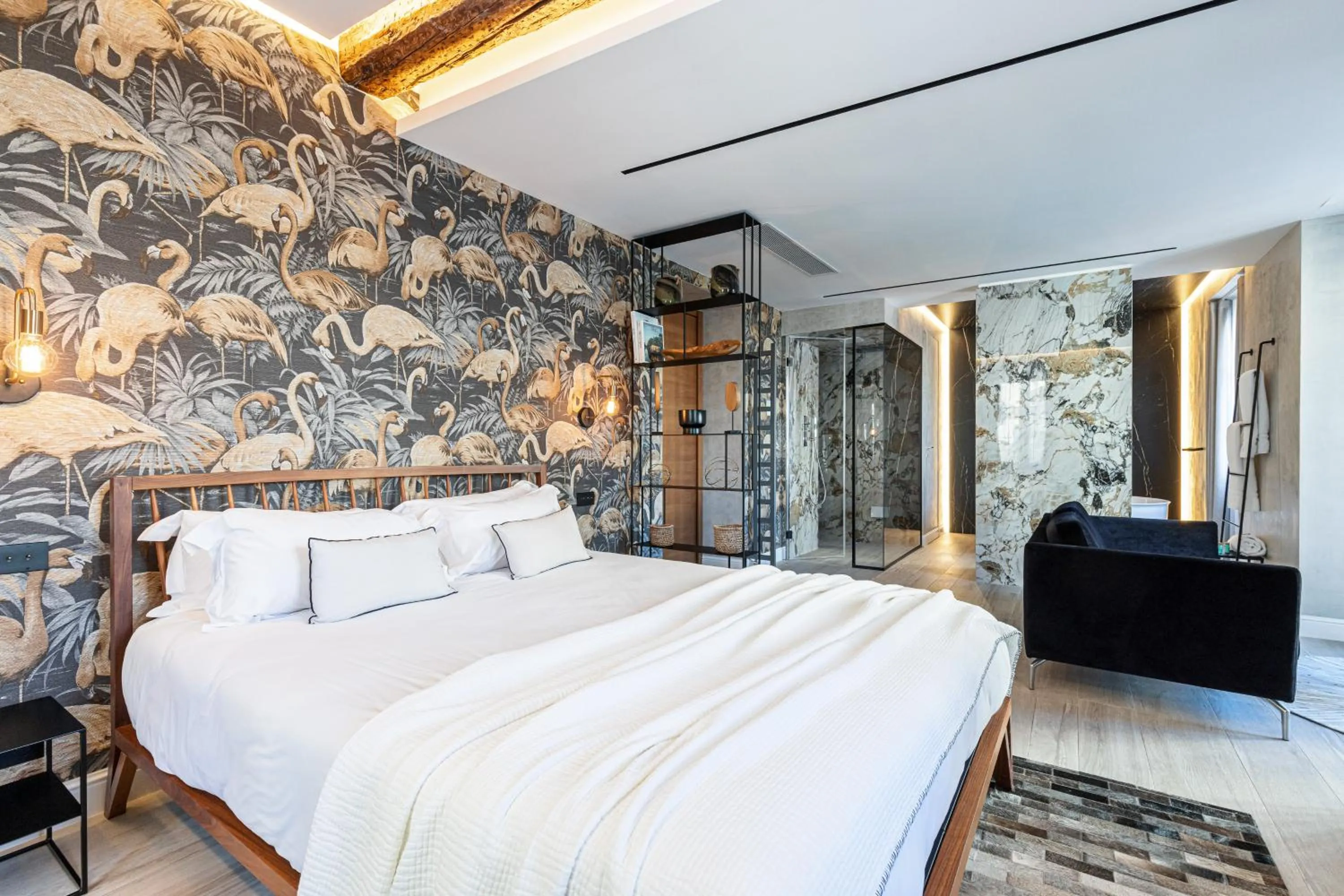 Photo of the whole room, Bed in Le Dortoir Boutique Suites