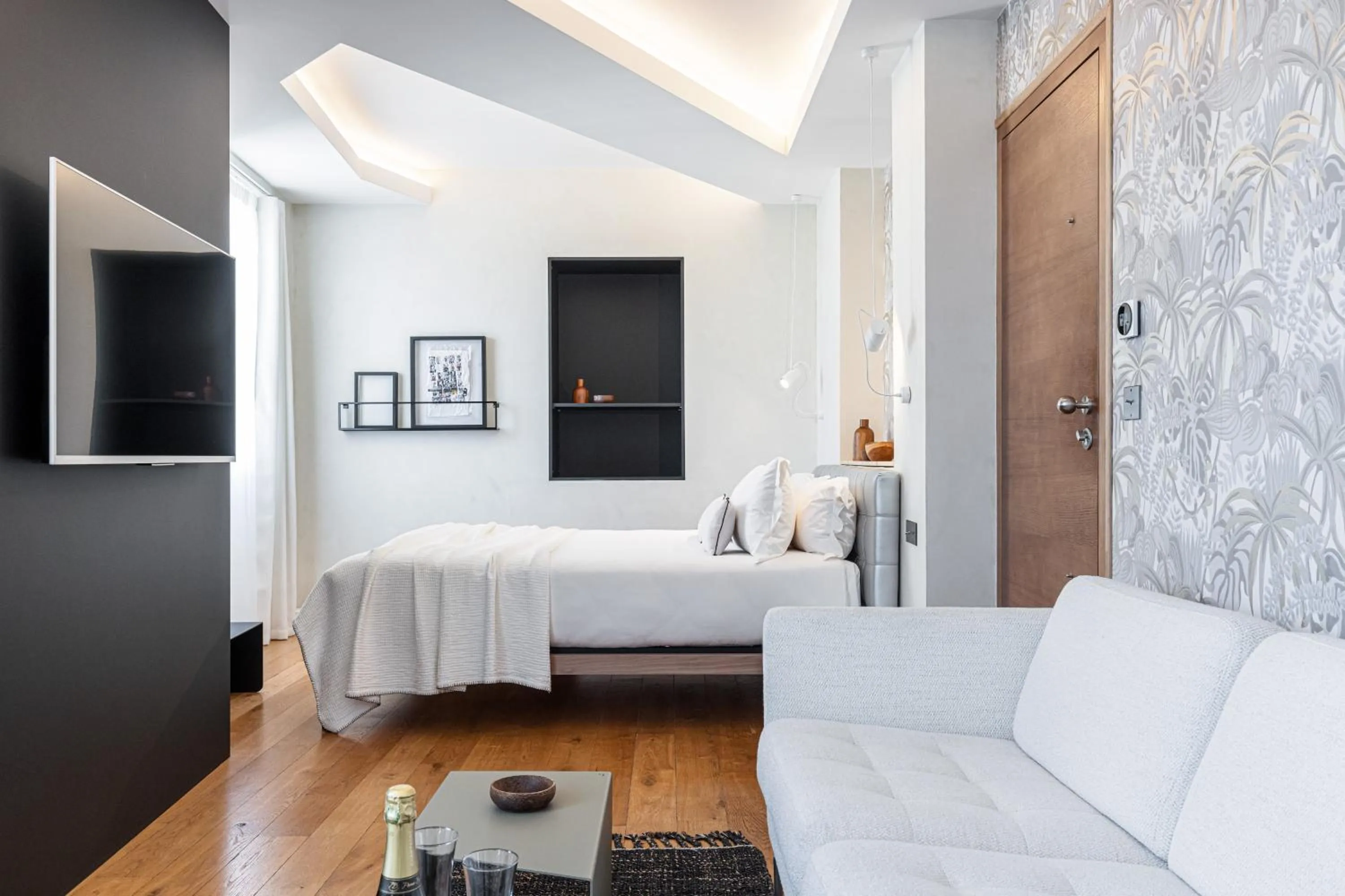 Photo of the whole room, Bed in Le Dortoir Boutique Suites