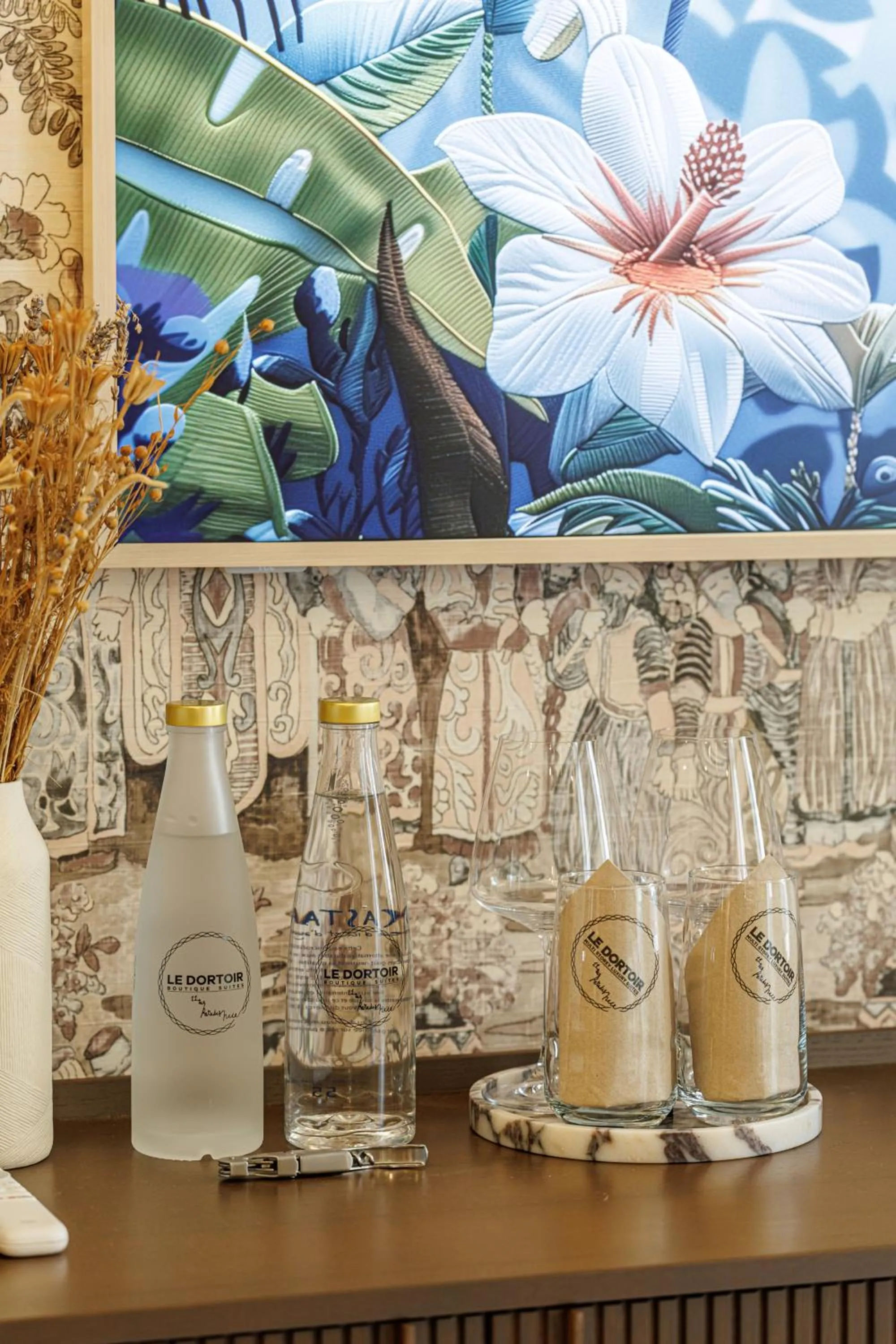 TV and multimedia in Le Dortoir Boutique Suites