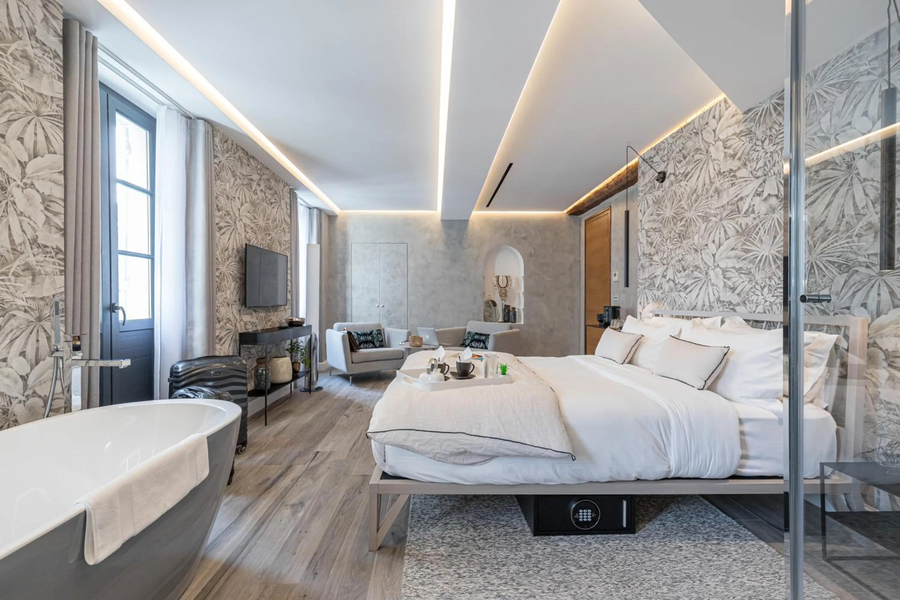 Photo of the whole room, Bed in Le Dortoir Boutique Suites