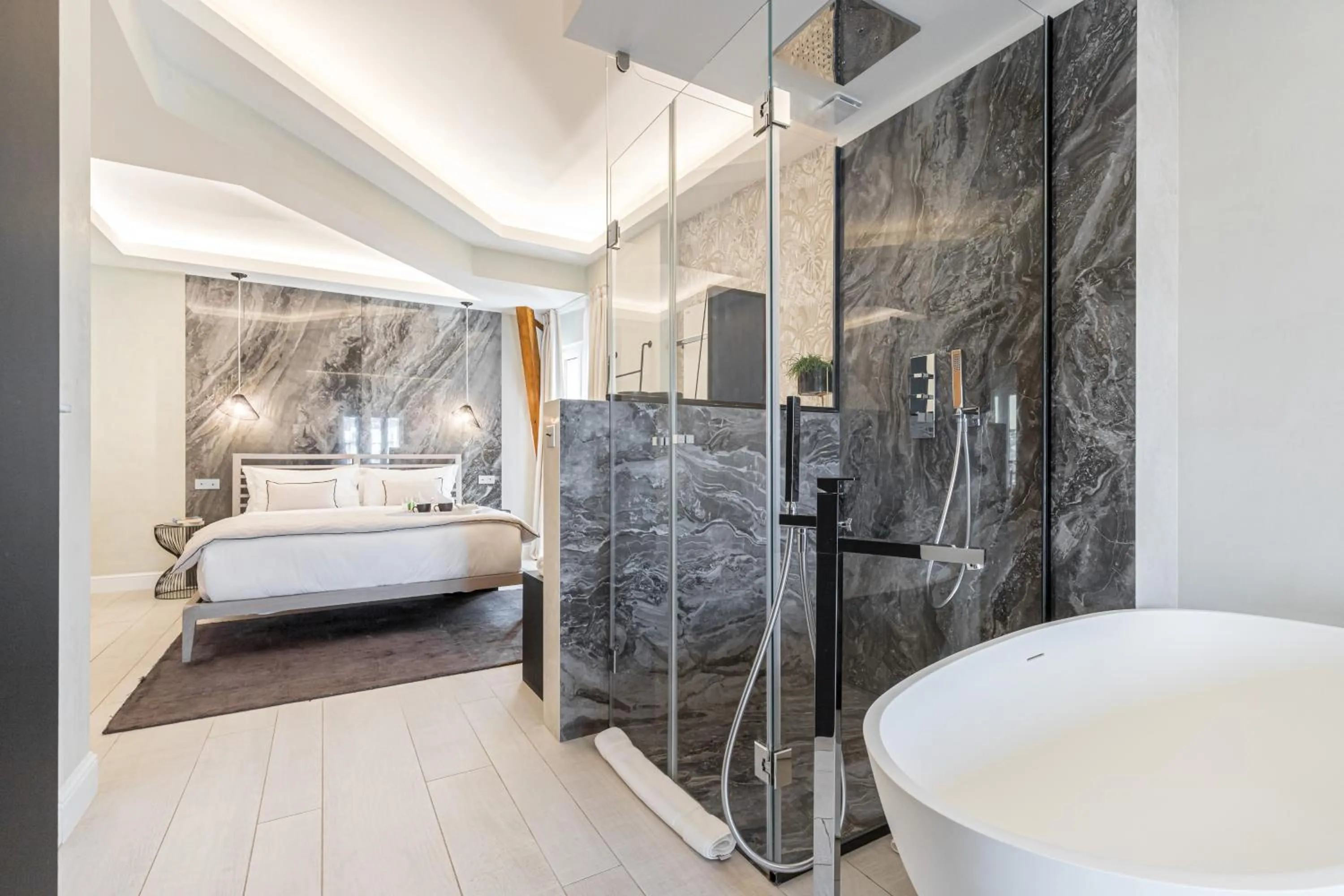 Bathroom, Bed in Le Dortoir Boutique Suites