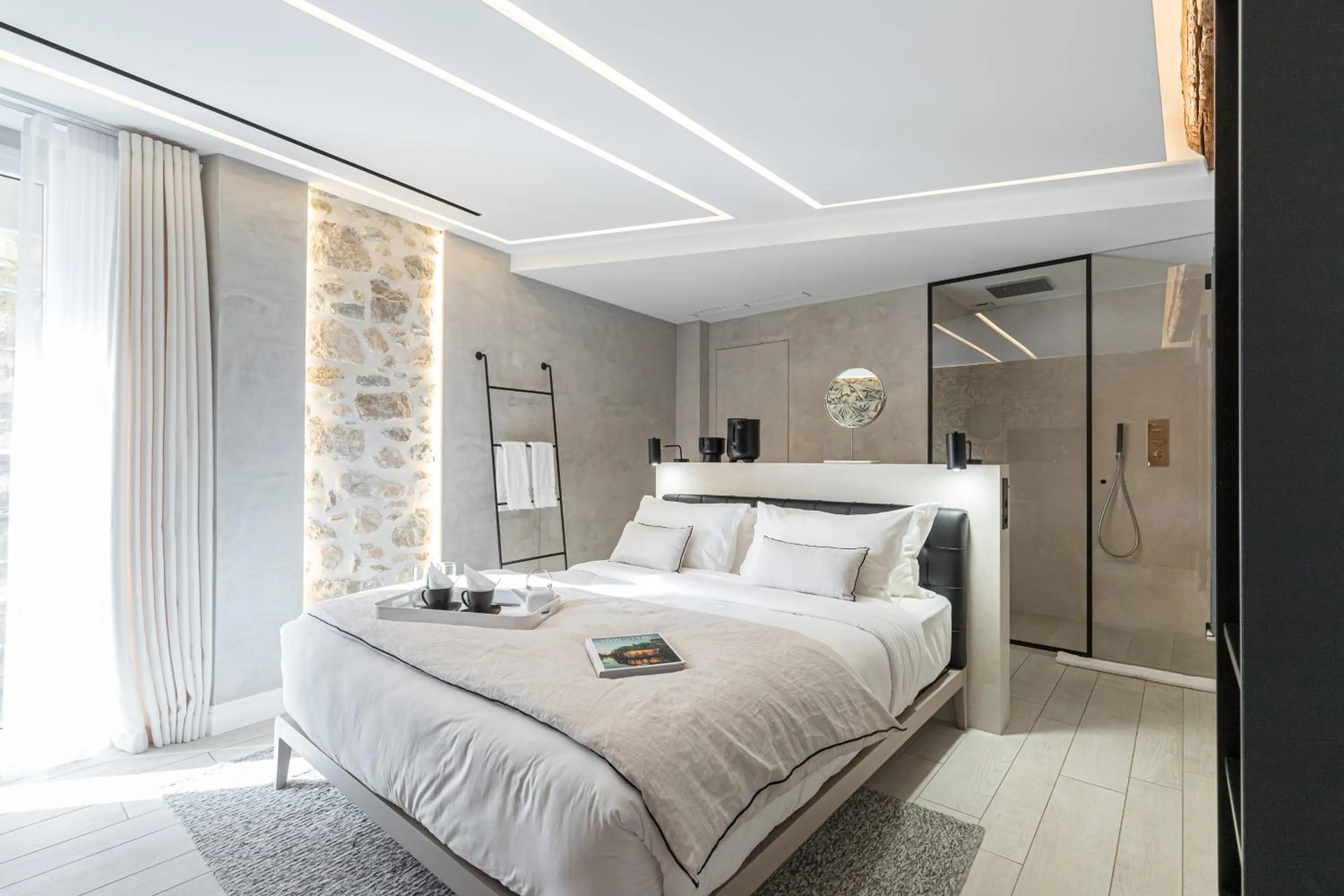 Bed in Le Dortoir Boutique Suites