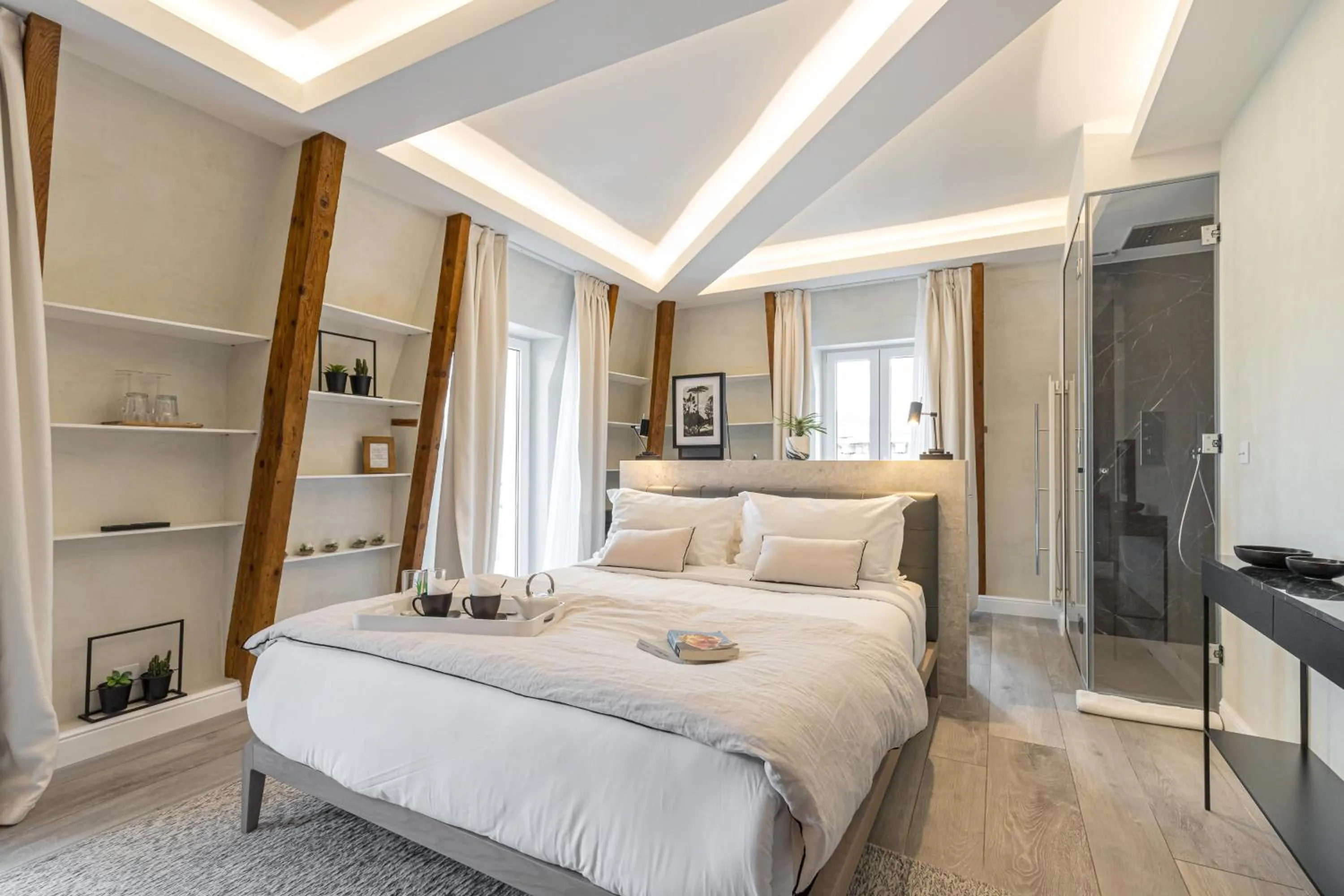 Photo of the whole room, Bed in Le Dortoir Boutique Suites