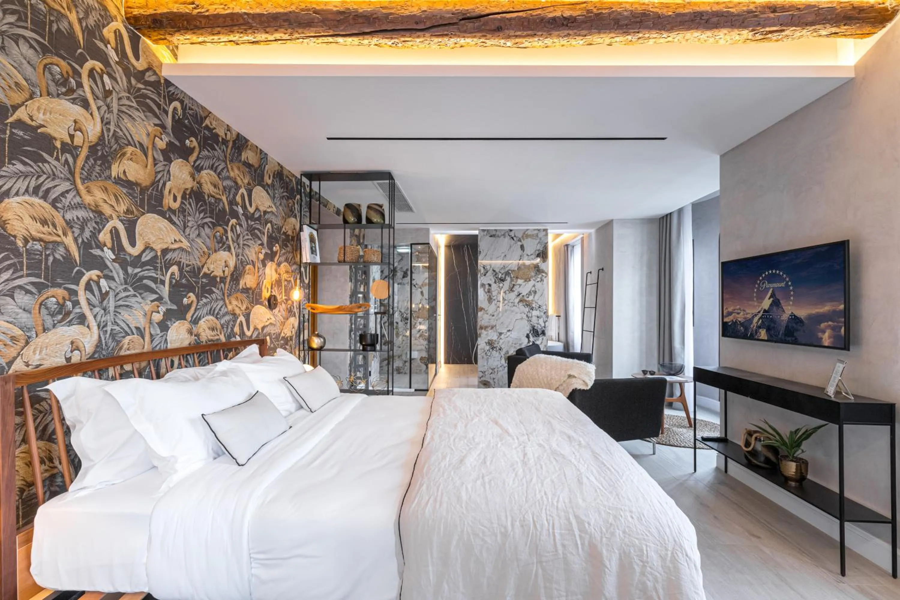 Photo of the whole room, Bed in Le Dortoir Boutique Suites