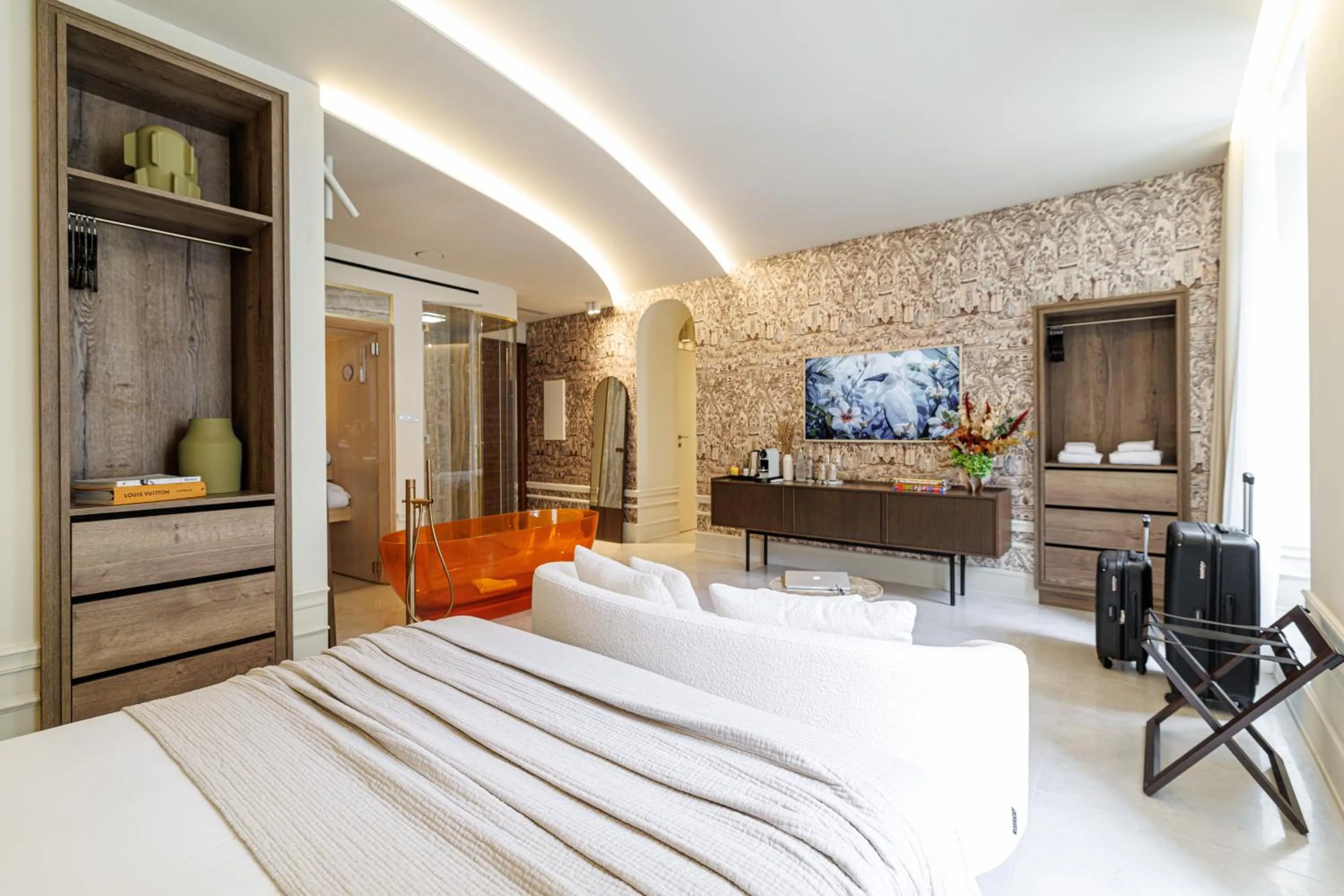 Photo of the whole room, Bed in Le Dortoir Boutique Suites