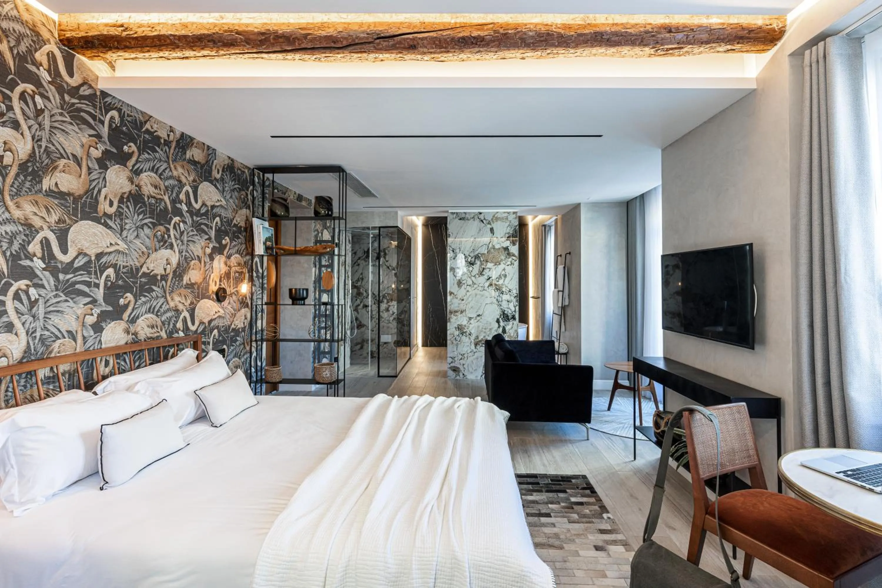 Photo of the whole room, Bed in Le Dortoir Boutique Suites