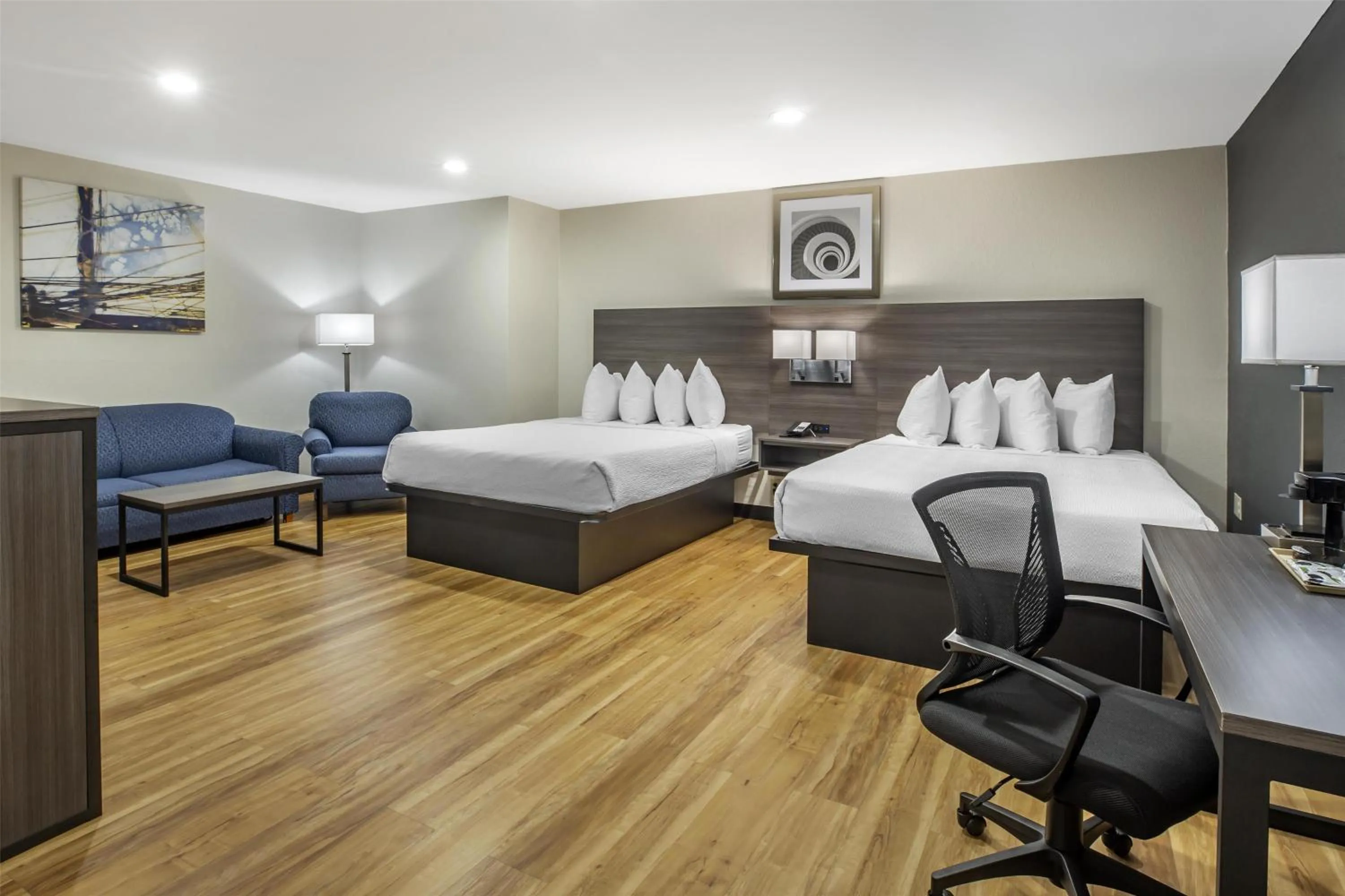 Bedroom, Bed in Best Western Mystic Hotel