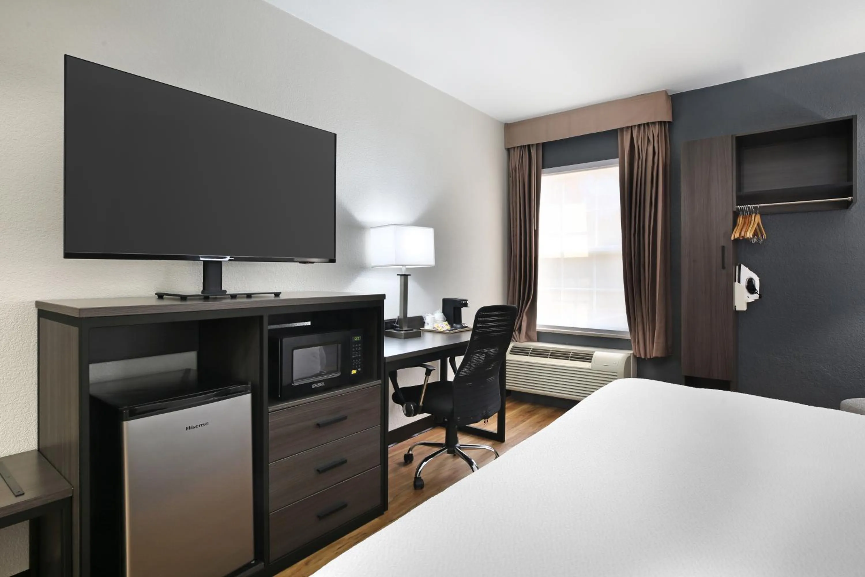 Bed in Quality Inn Mystic