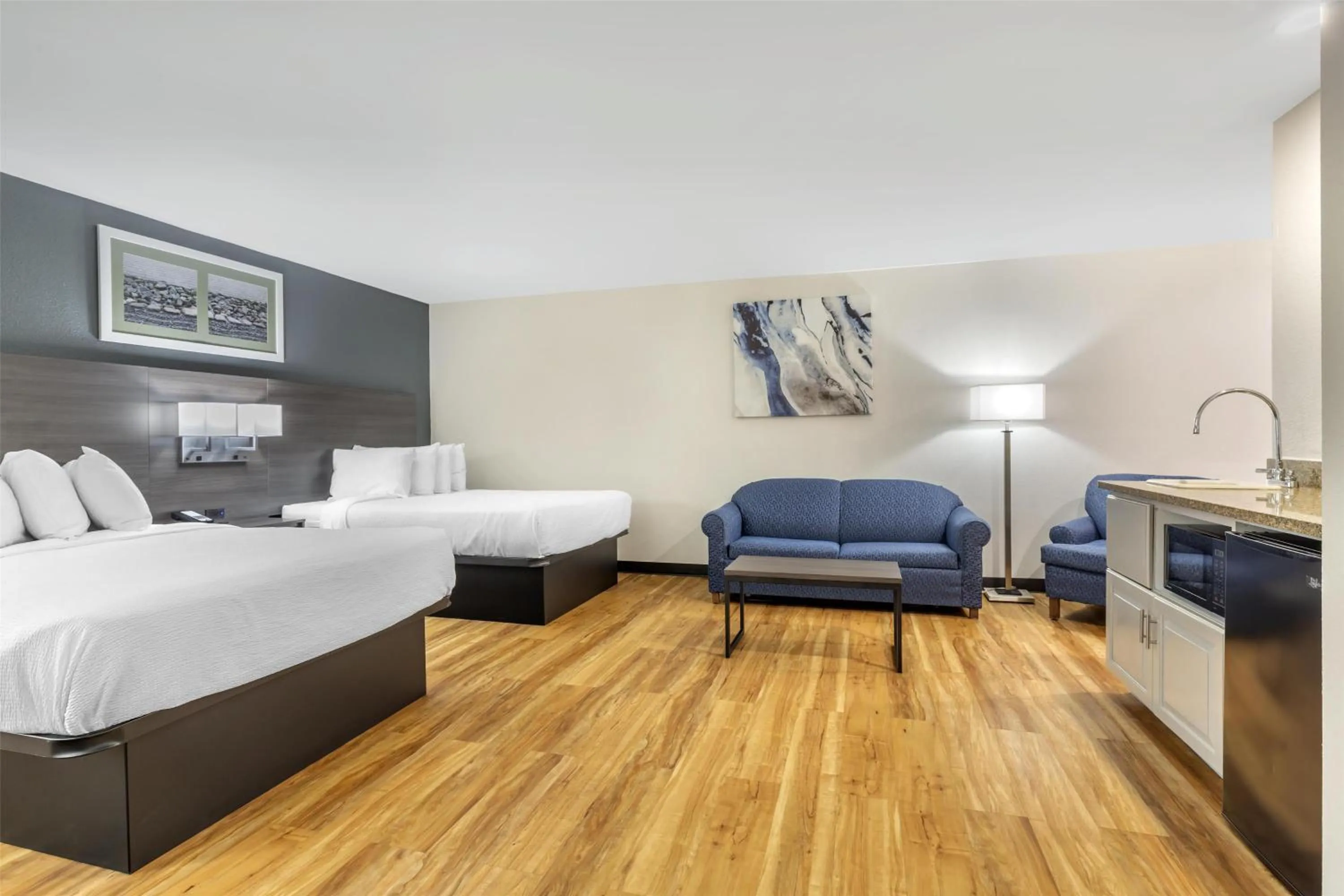 Bedroom, Bed in Best Western Mystic Hotel