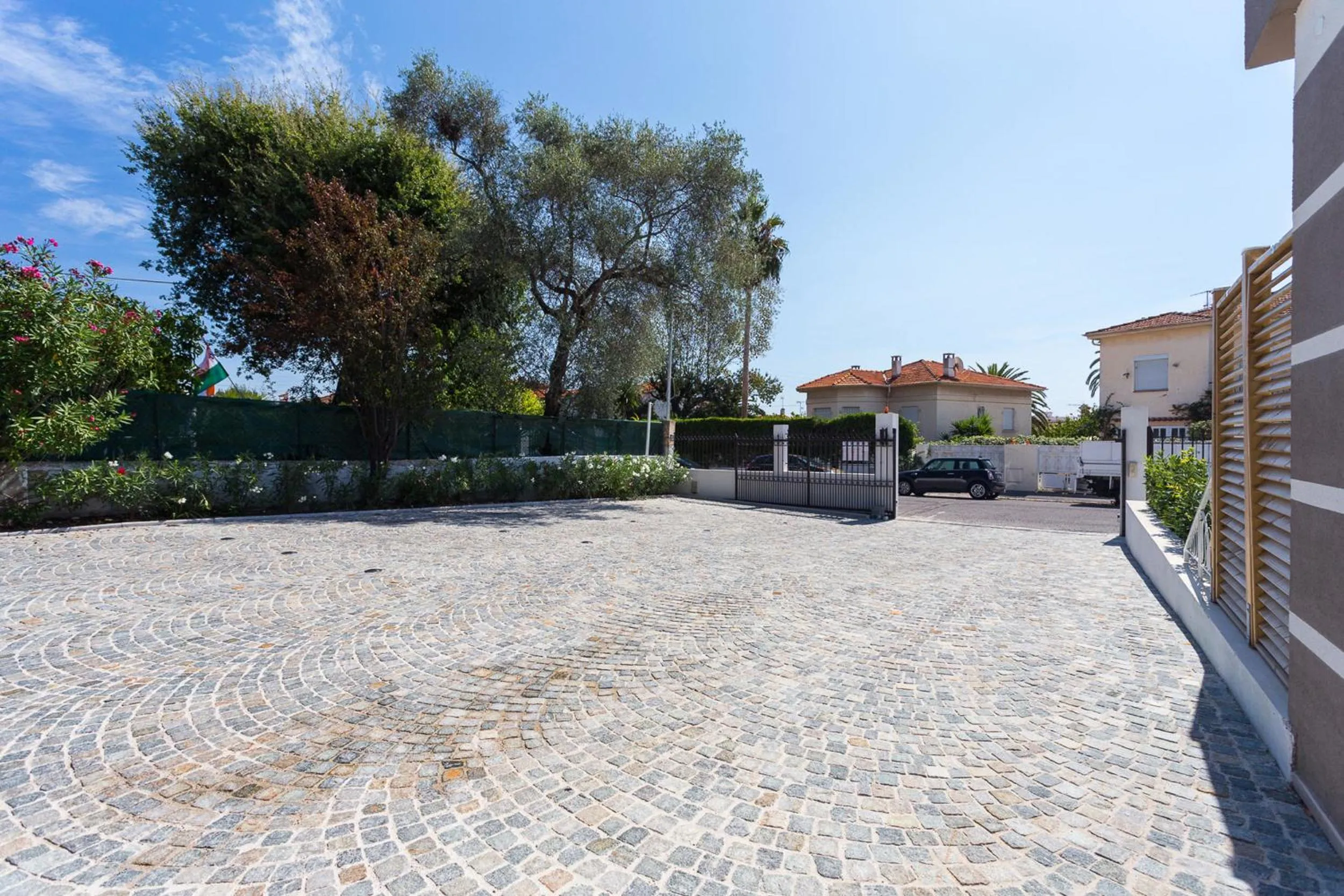 Facade/entrance in Villa Velvet