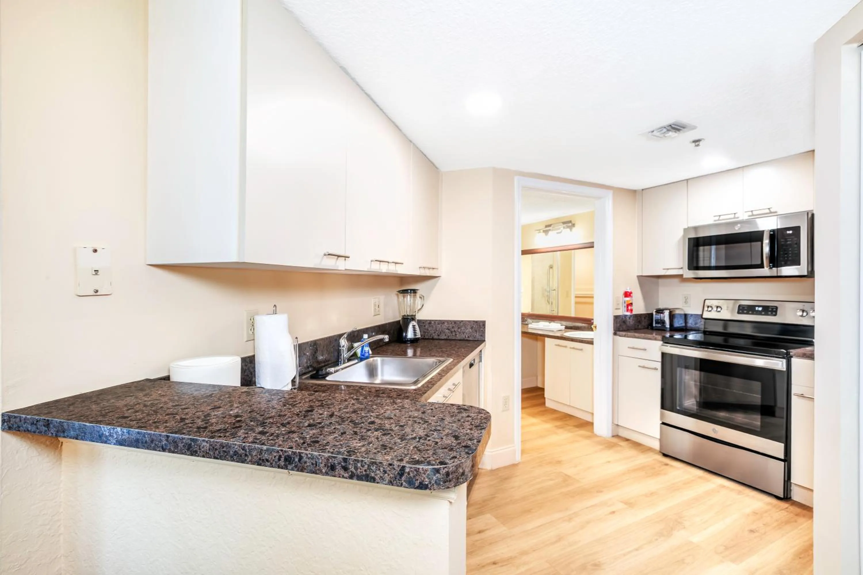 Kitchen or kitchenette in Vacation Village at Bonaventure, Fort Lauderdale