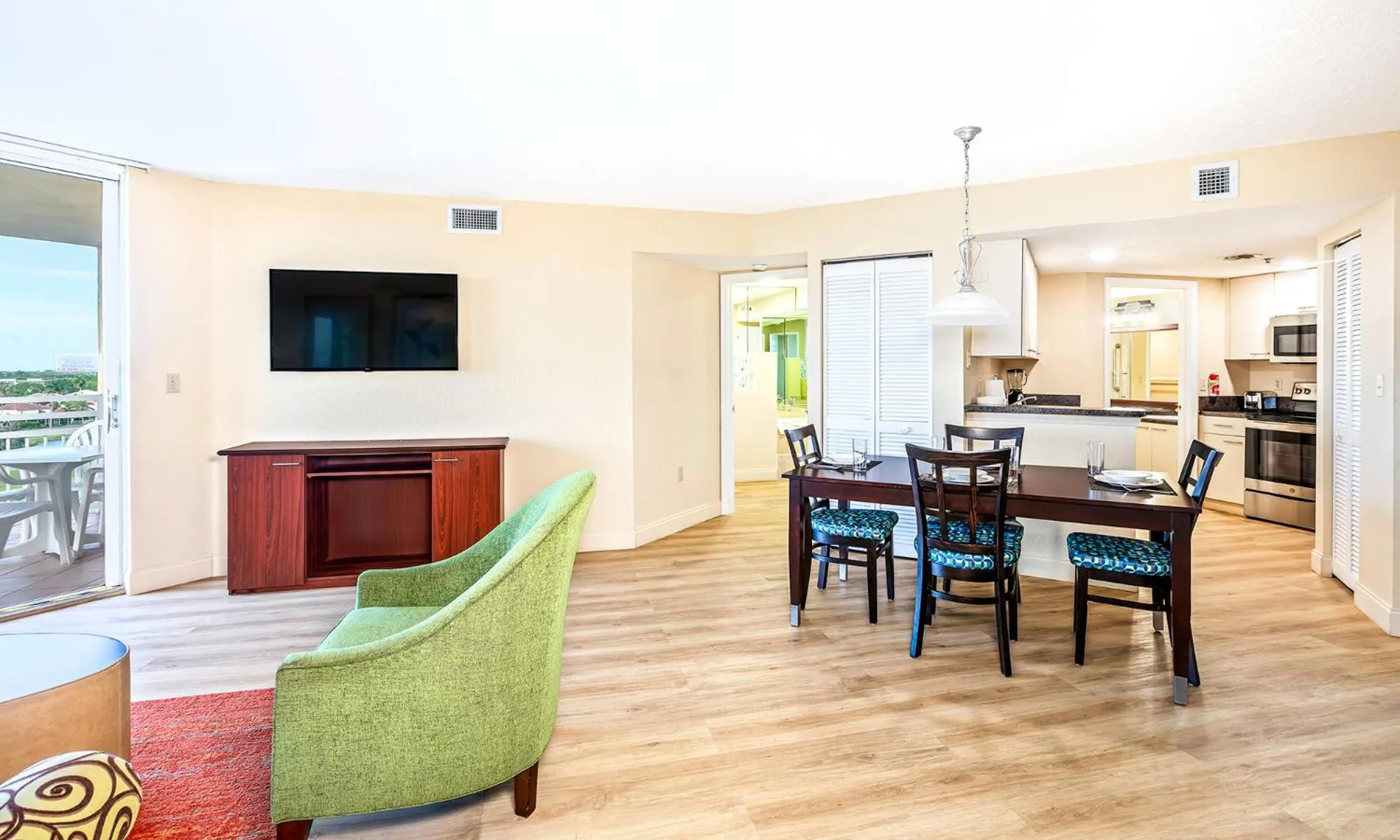 Dining area in Vacation Village at Bonaventure, Fort Lauderdale