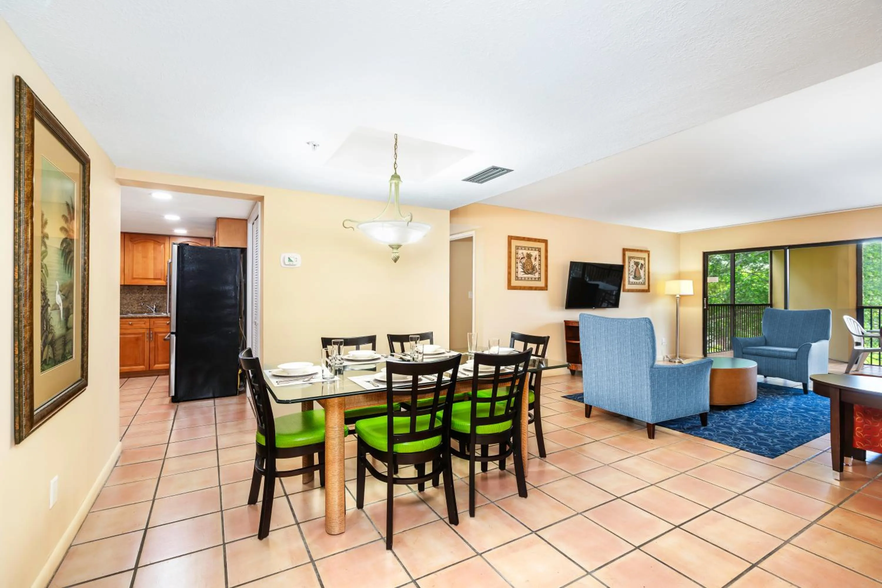 Dining area in Vacation Village at Bonaventure, Fort Lauderdale
